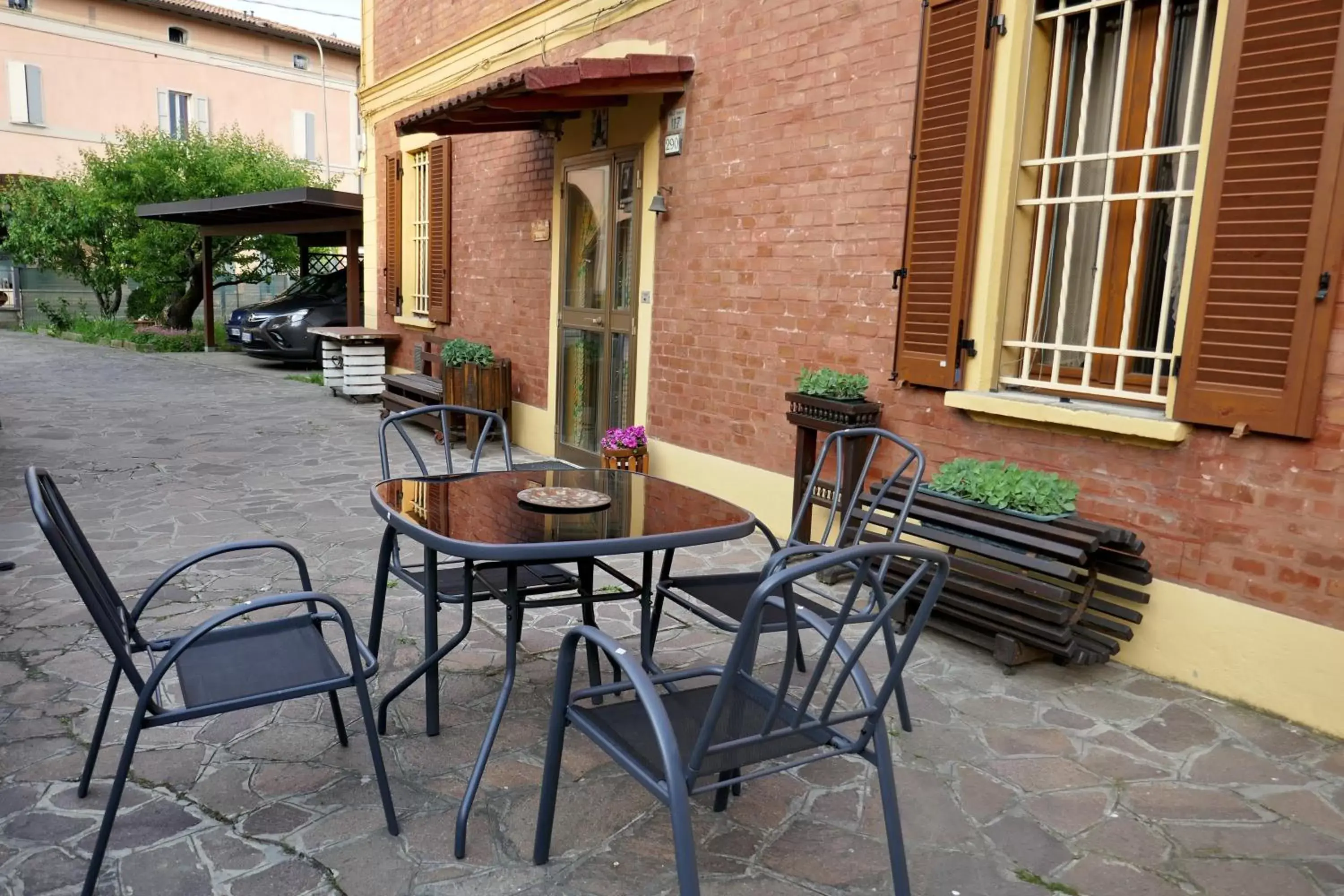 Inner courtyard view, Patio/Outdoor Area in B&B "Il Cantastorie" - Casa Molinari-Boldrini