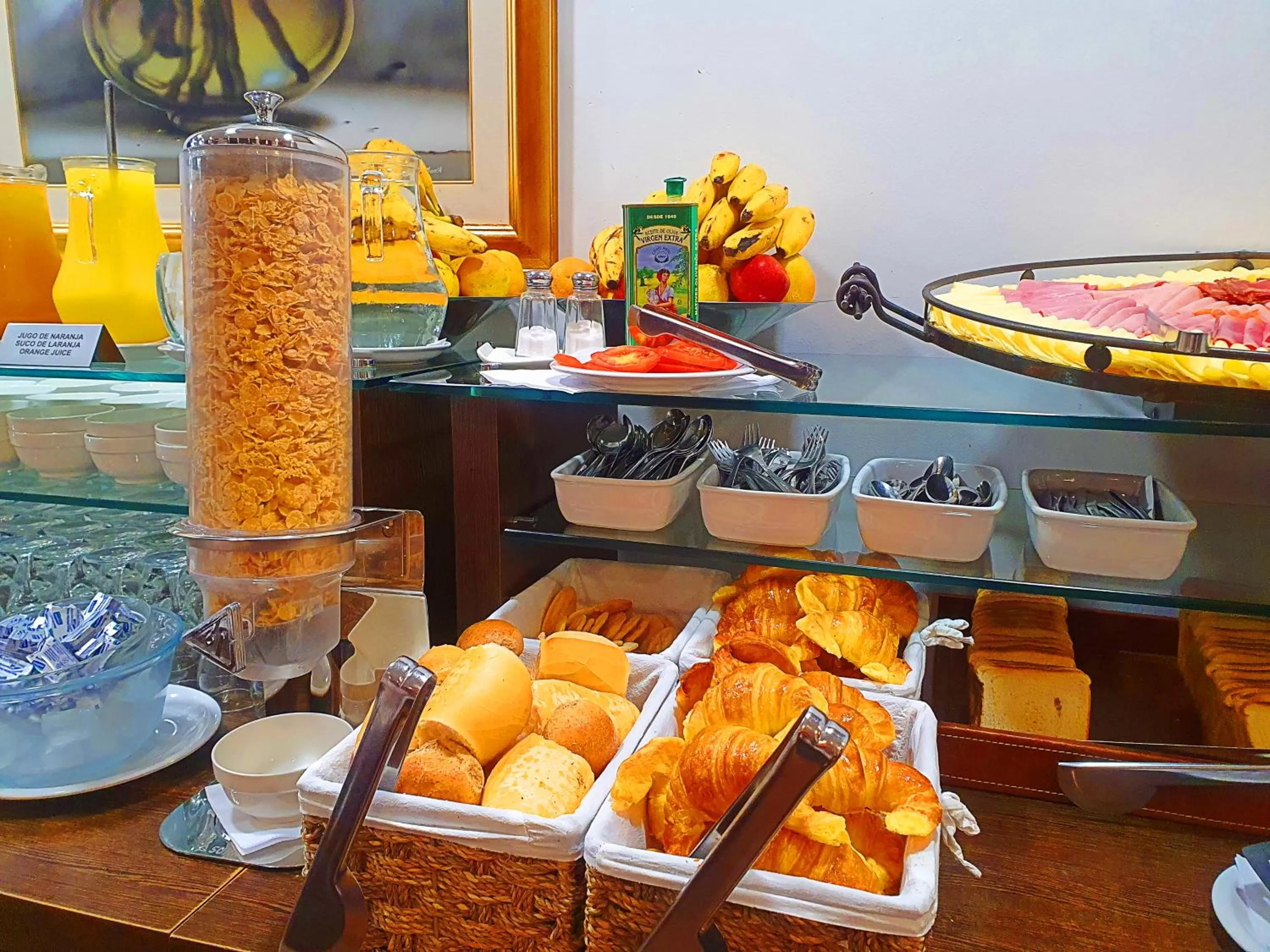 Breakfast in Hotel America