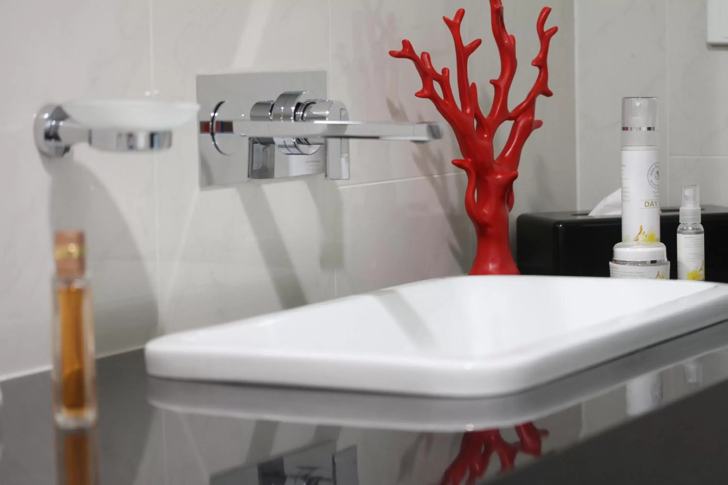 Bathroom in Springfield Lakes Boutique Hotel Bathroom in Springfield Lakes Boutique Hotel