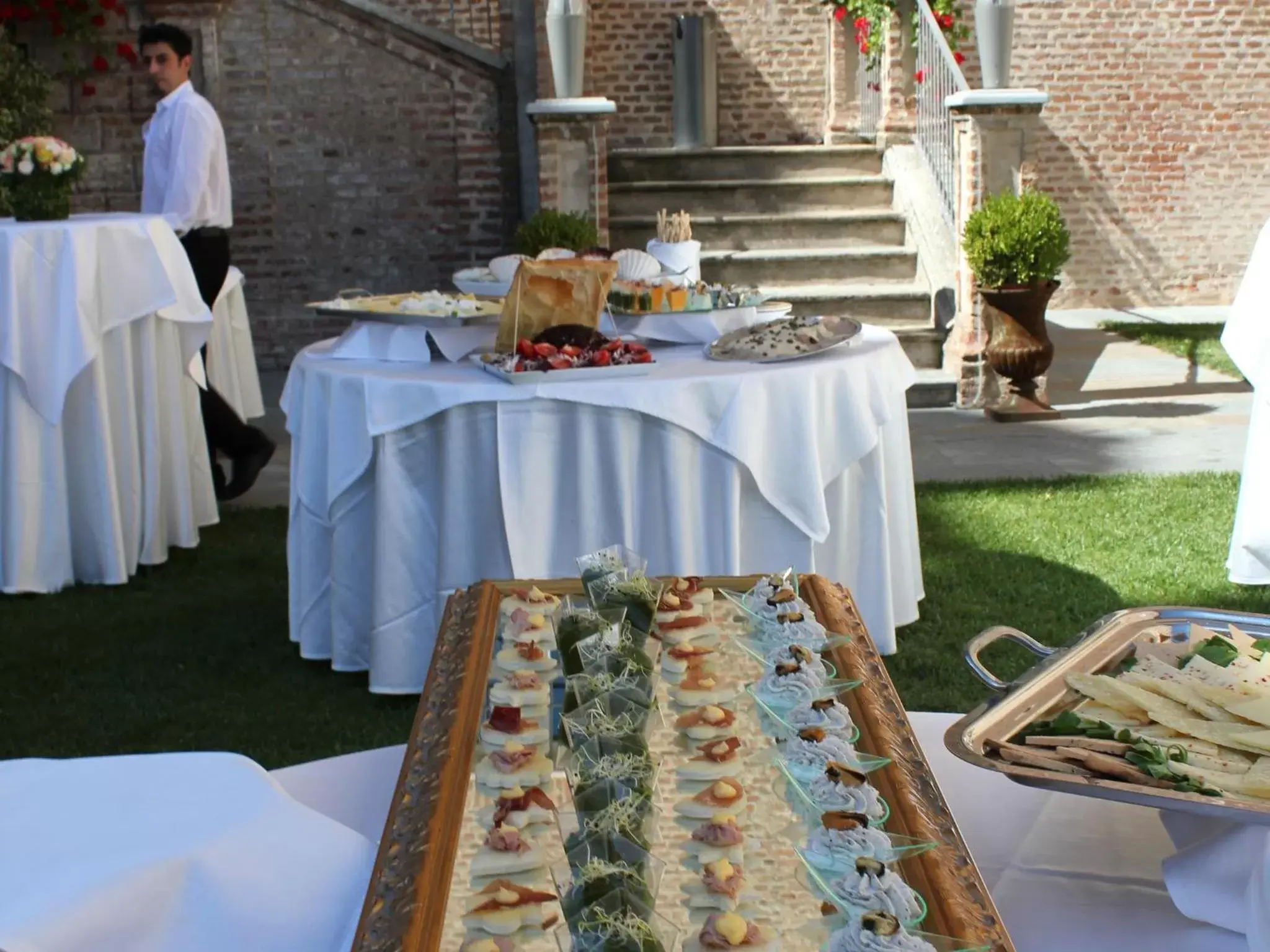 Restaurant/places to eat, Banquet Facilities in Montaldo Castle & Resort