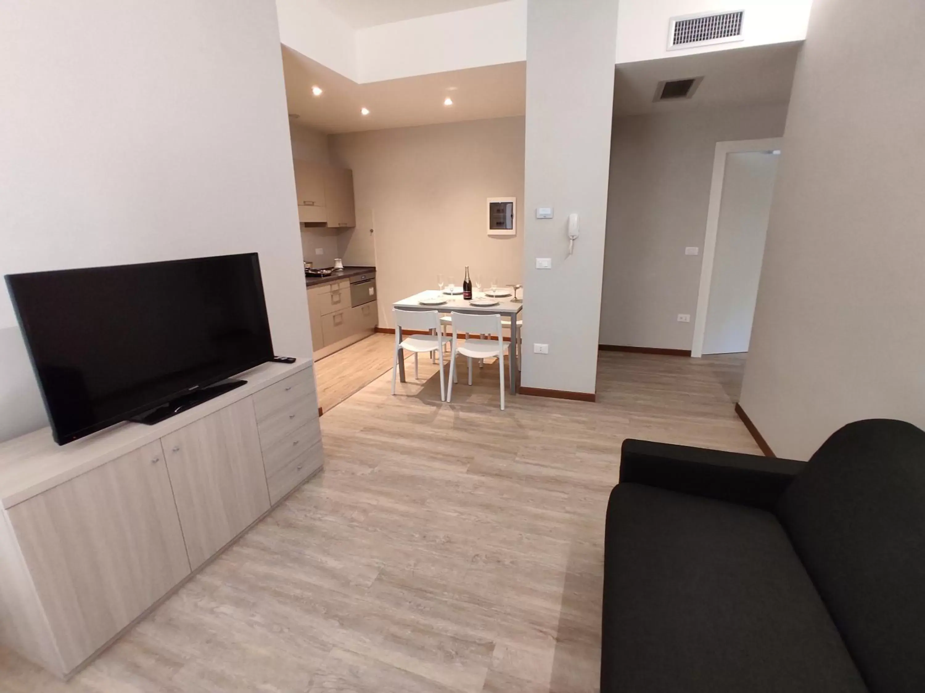 Seating area, TV/Entertainment Center in ALBA RESIDENCE