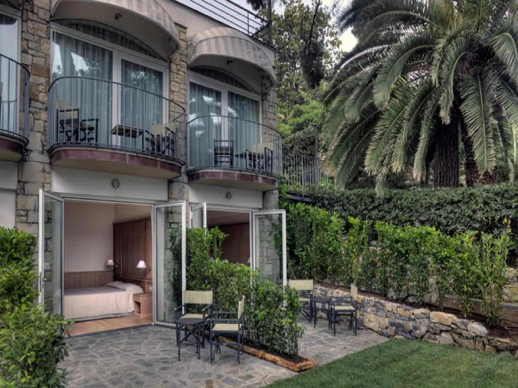 Facade/entrance, Patio/Outdoor Area in Hotel Continental