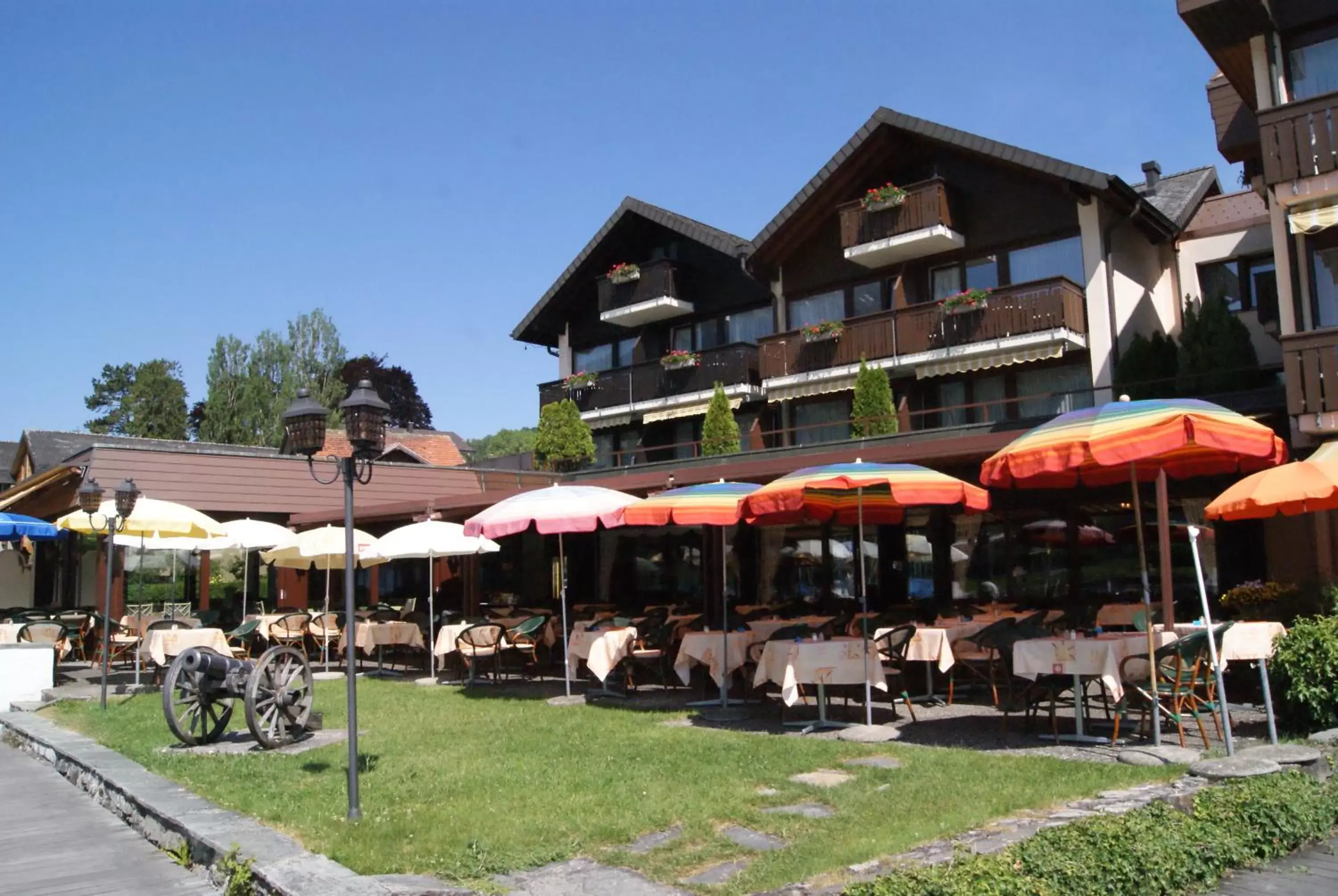 Restaurant/places to eat, Property Building in Hotel-Restaurant Seegarten-Marina