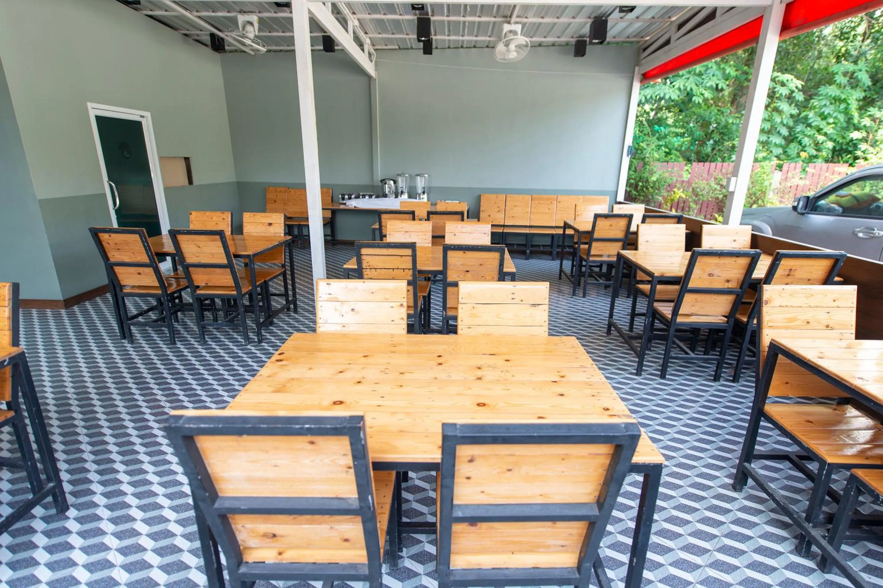 Restaurant/places to eat in Naiyang Place - Phuket Airport