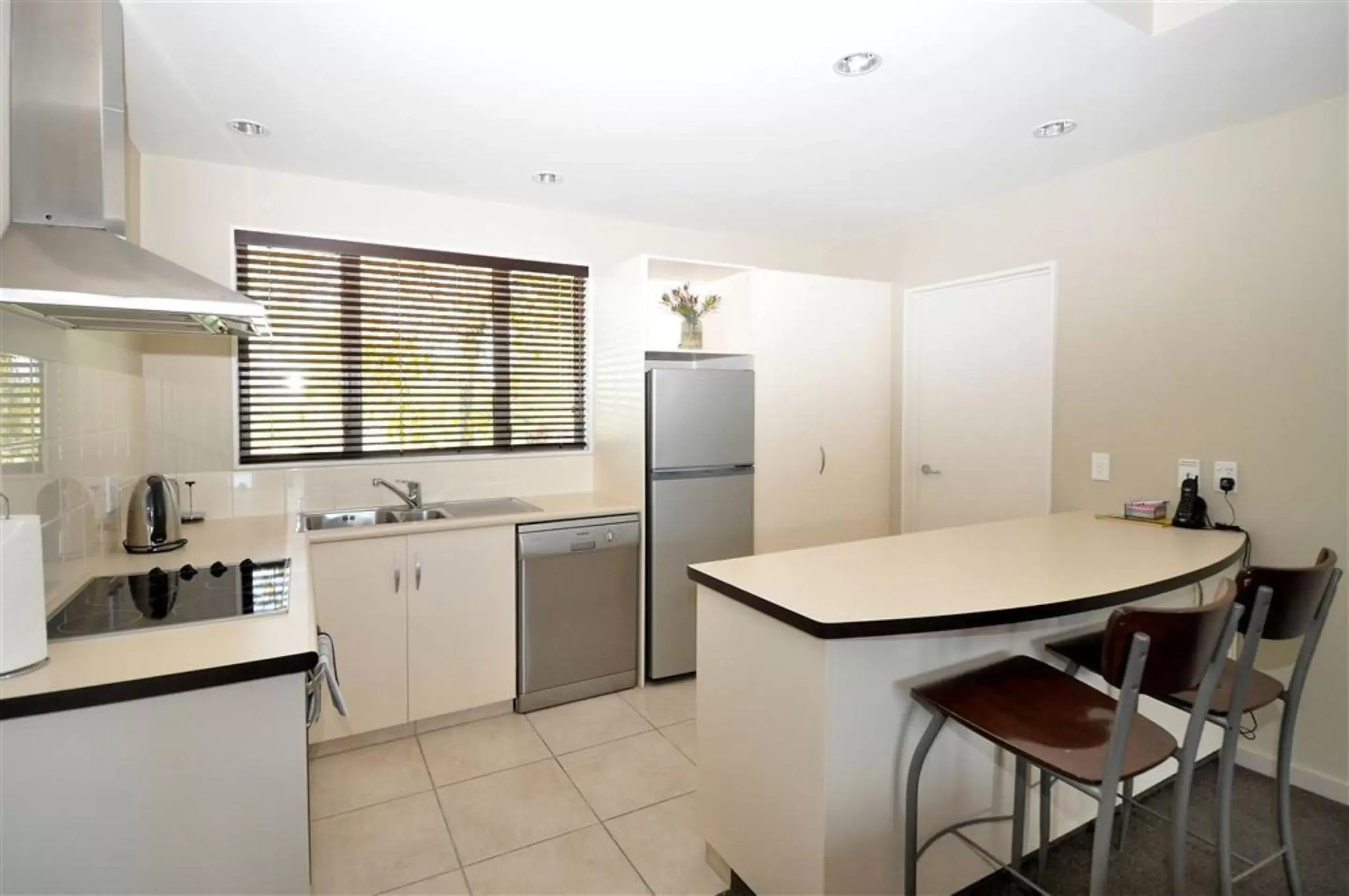 Kitchen or kitchenette, Kitchen/Kitchenette in Vintners Retreat