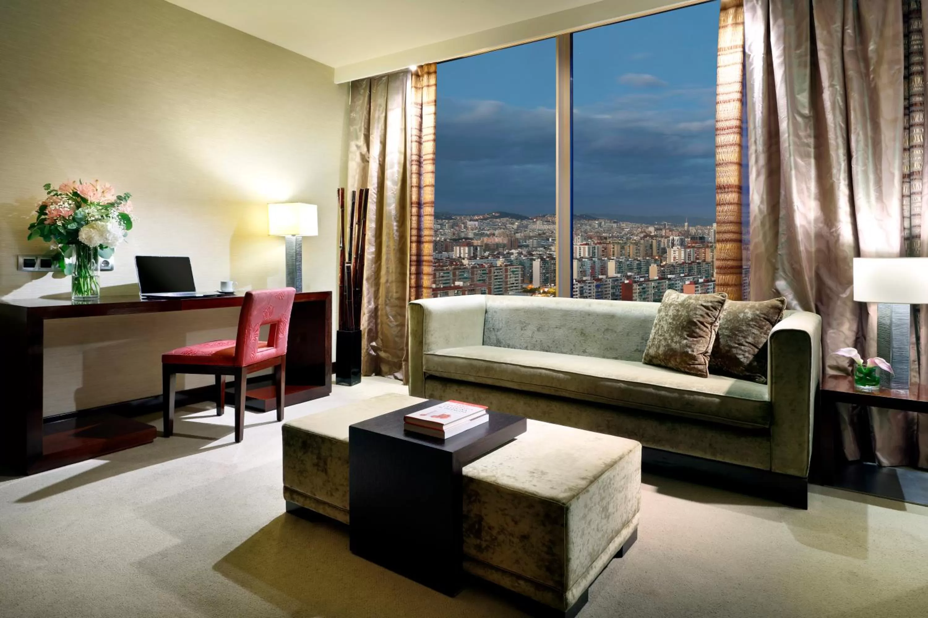 Living room in Hyatt Regency Barcelona Tower