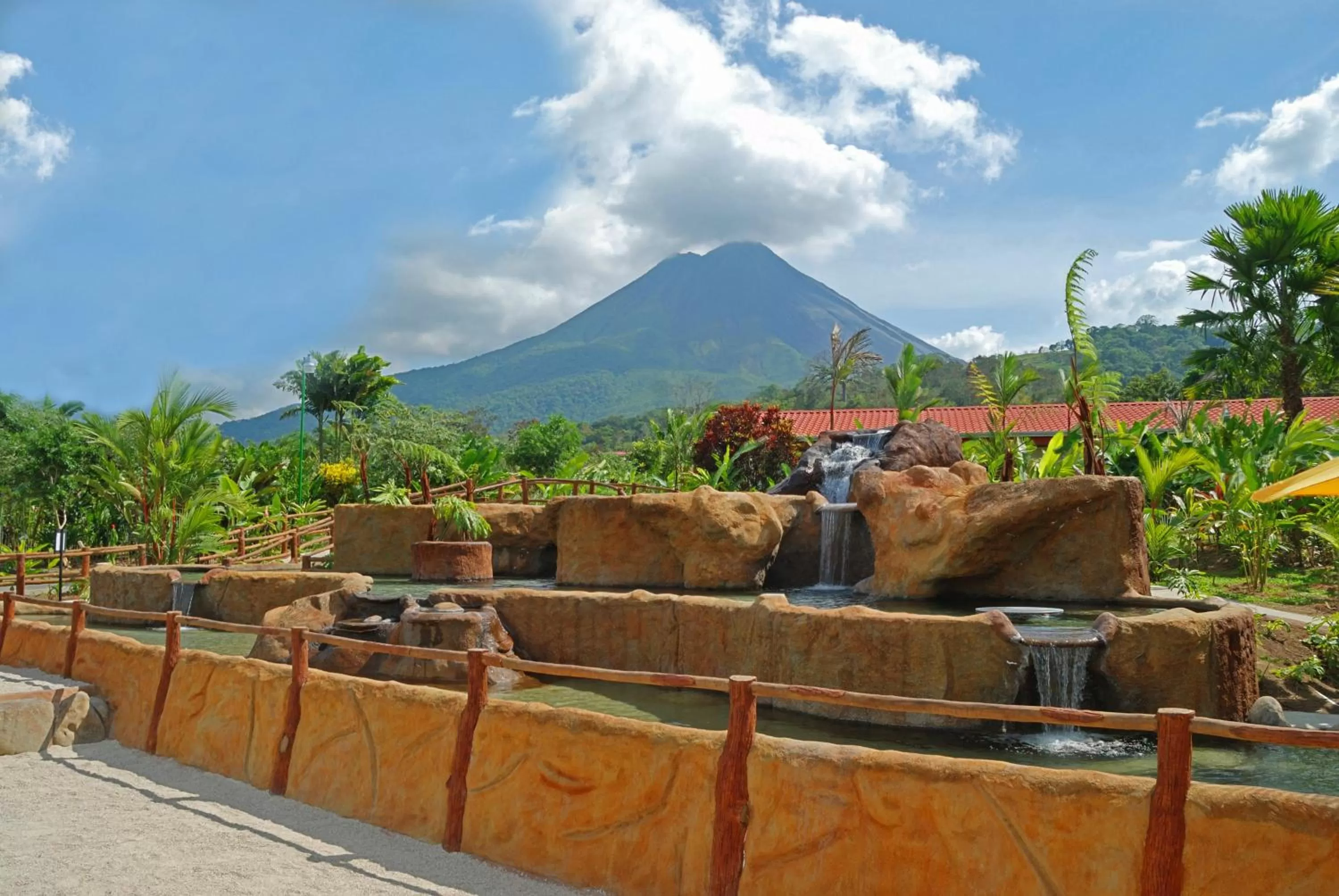 Day in Volcano Lodge, Hotel & Thermal Experience