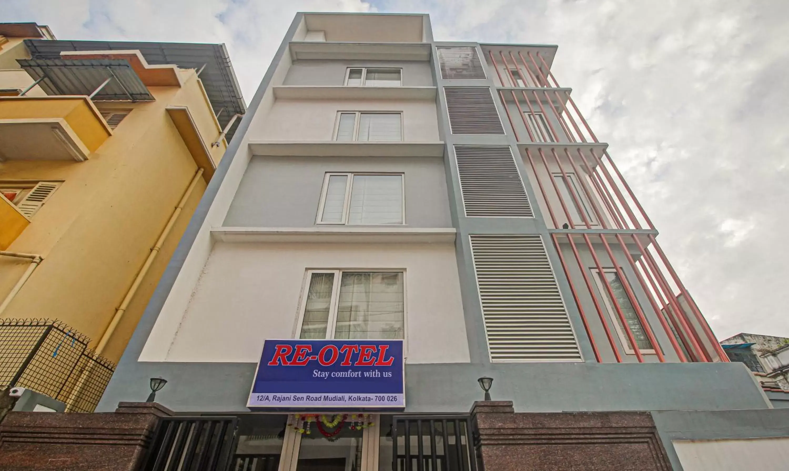 Facade/entrance in Itsy Hotels Reotel Near Rabindra Sarobar Facade/entrance in Itsy Hotels Reotel Near Rabindra Sarobar