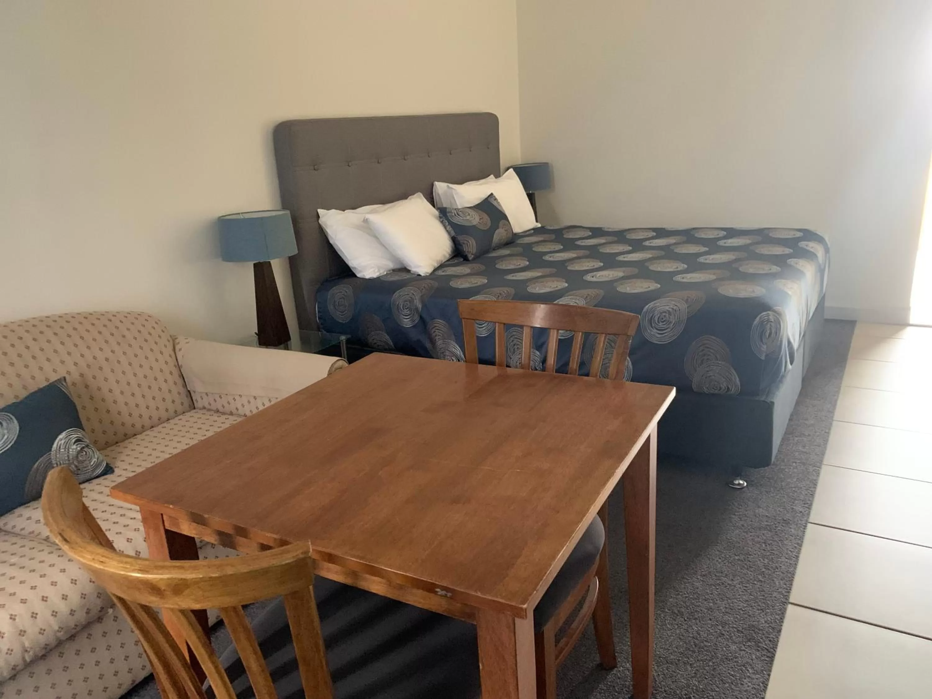 Bed in Orbost Country Man Motor Inn