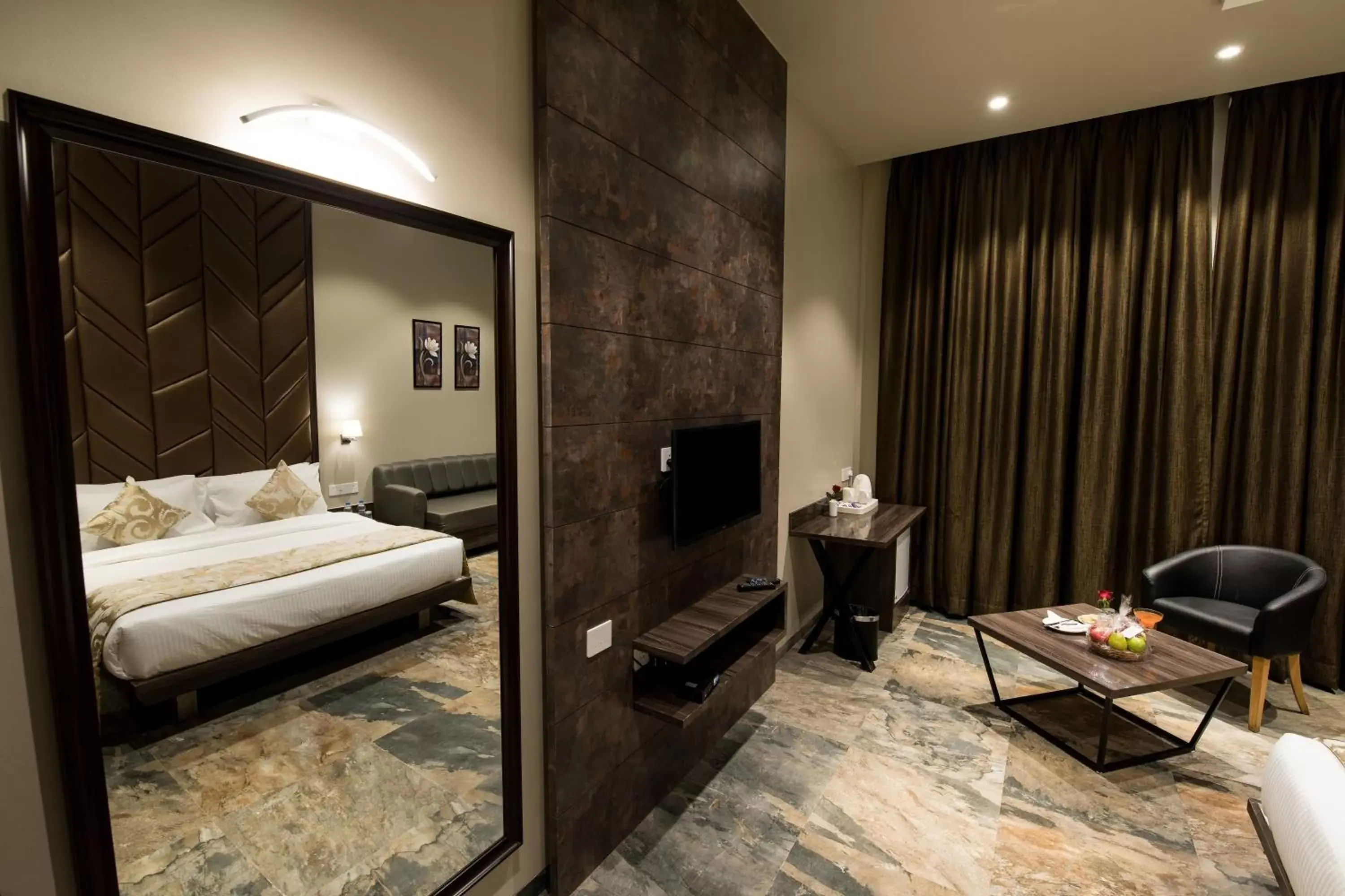 Photo of the whole room, Bed in Enrise By Sayaji Ahmednagar Photo of the whole room, Bed in Enrise By Sayaji Ahmednagar