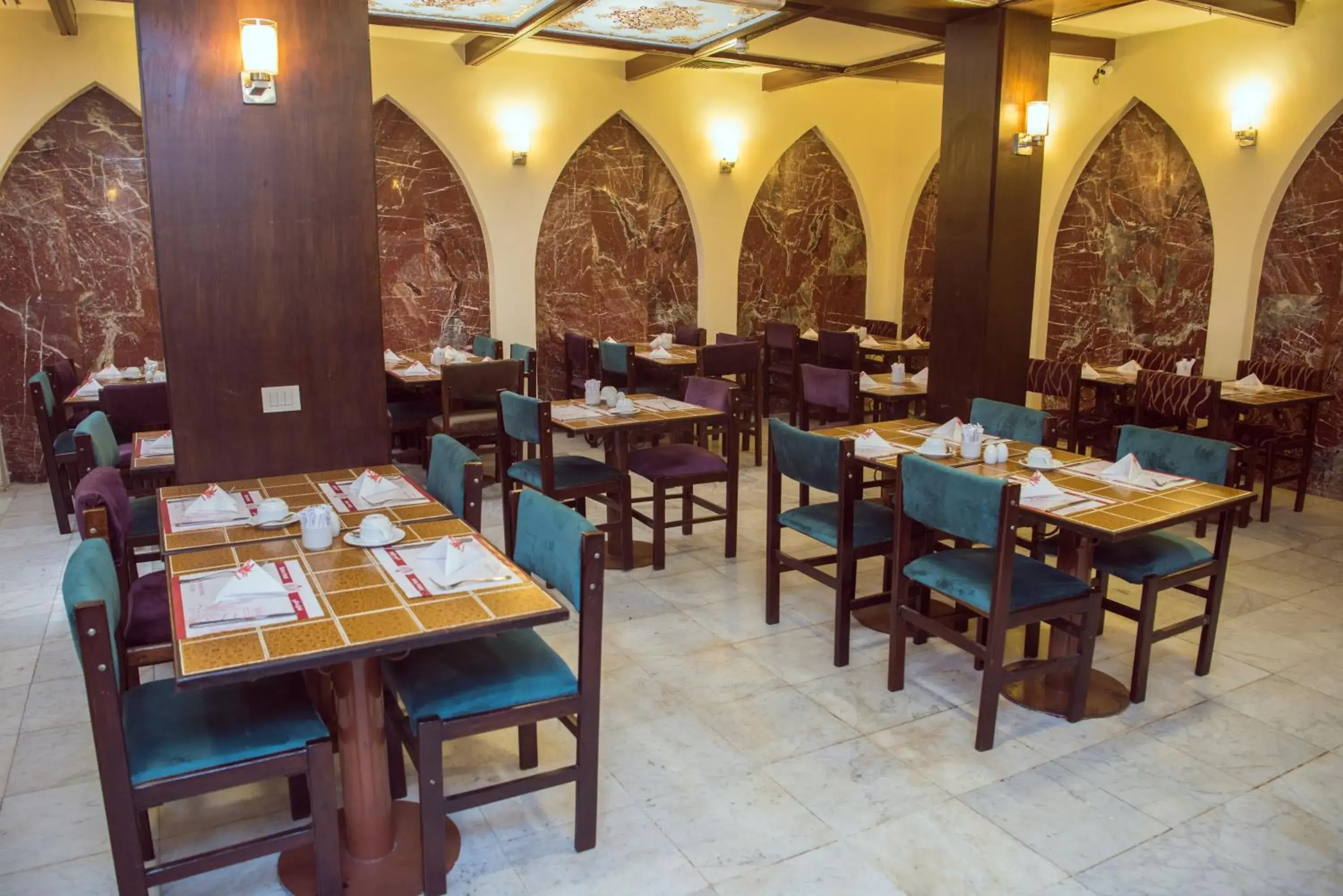 Restaurant/Places to Eat in Salma Hotel Cairo