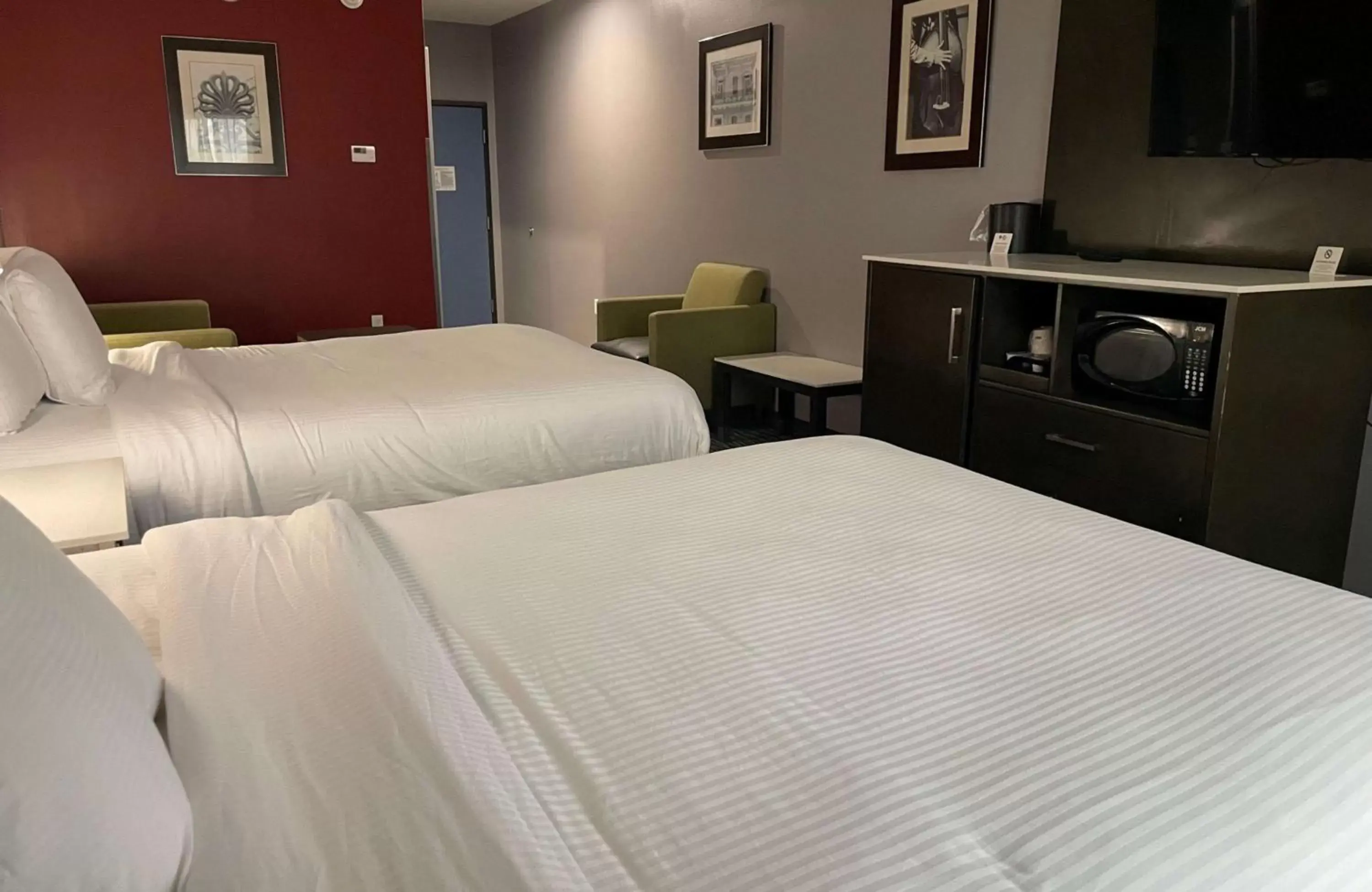 Bedroom, Bed in Best Western Plus Airport Inn & Suites