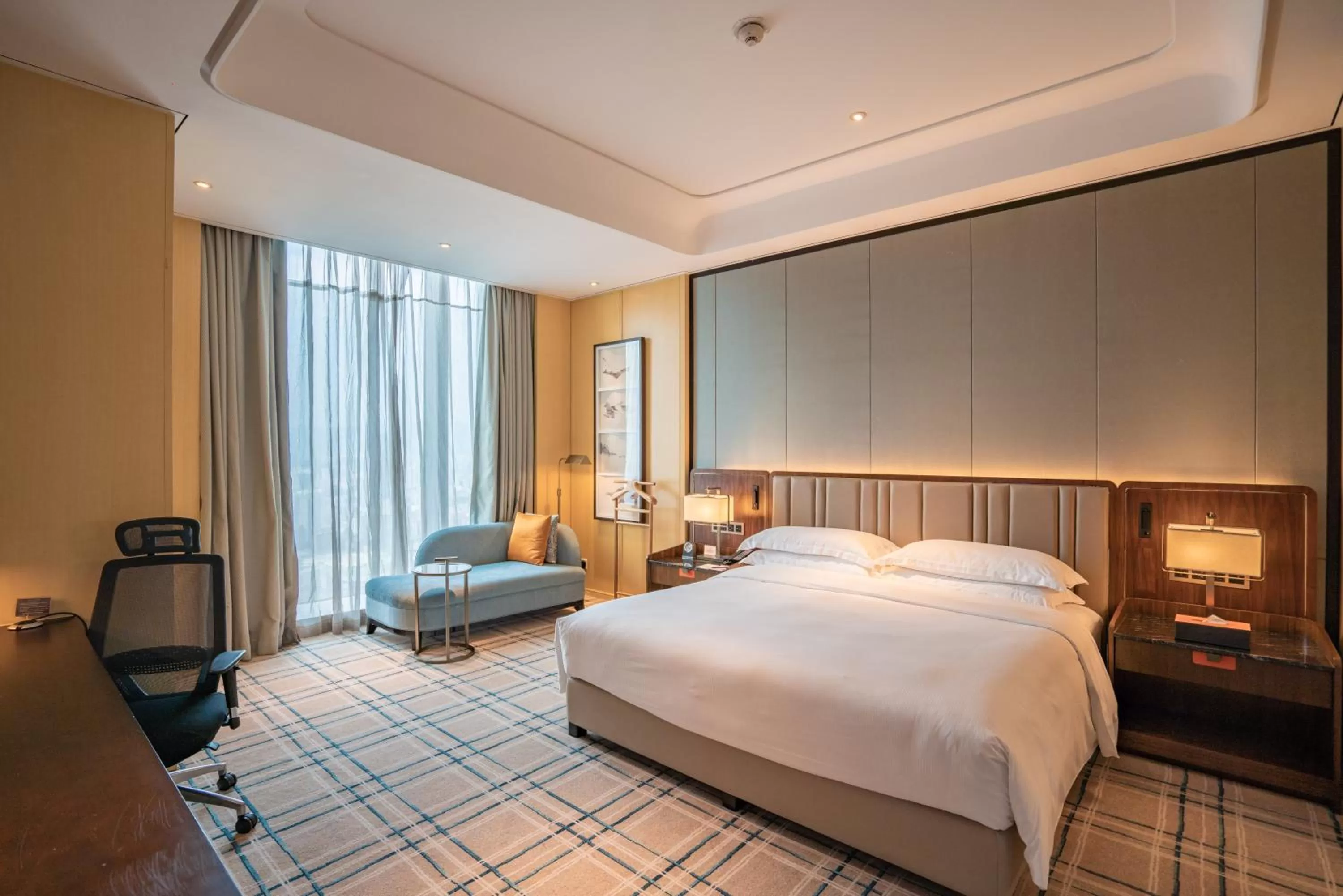 Living room, Bed in Hilton Fuzhou
