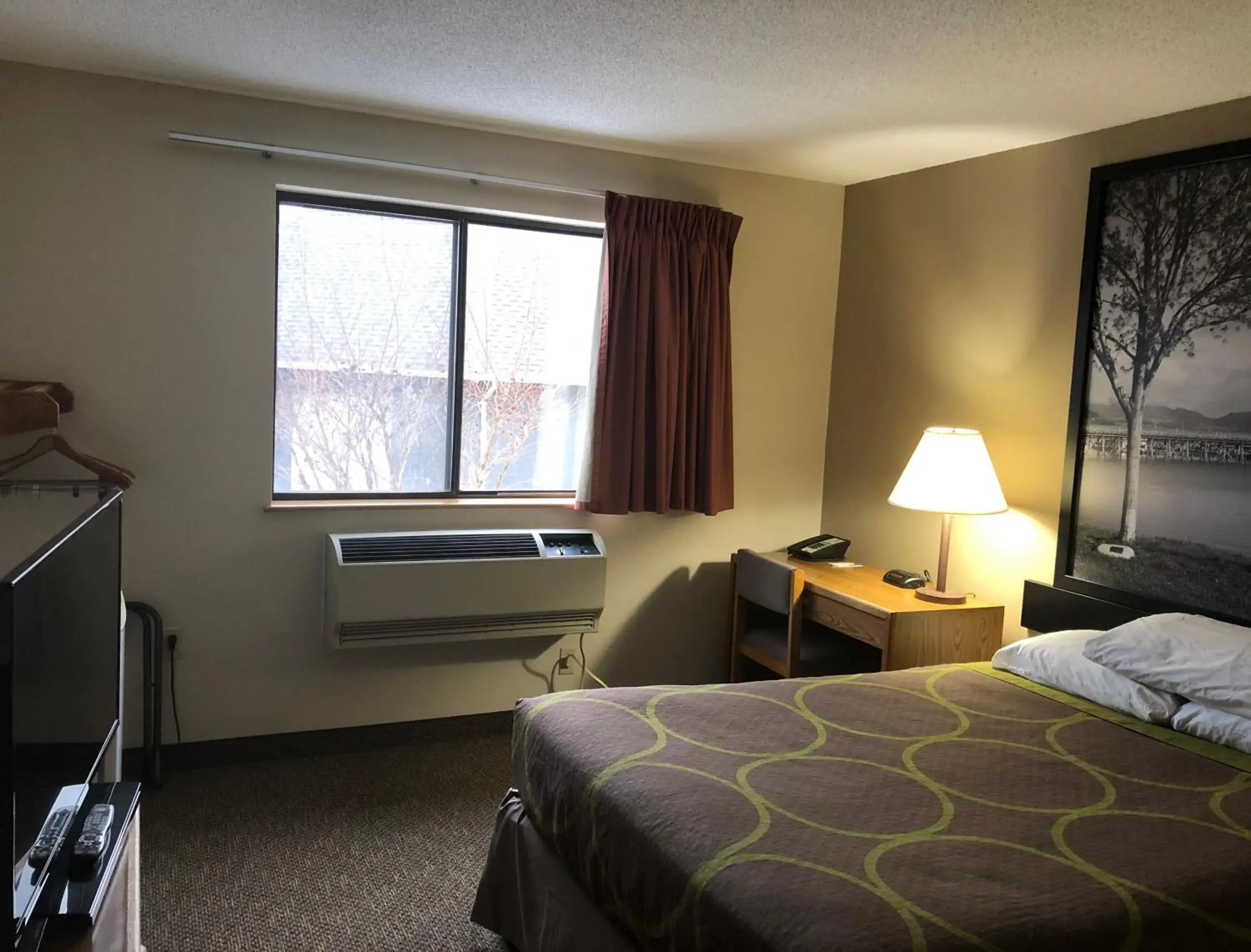 Bed in Super 8 by Wyndham Salmon Arm