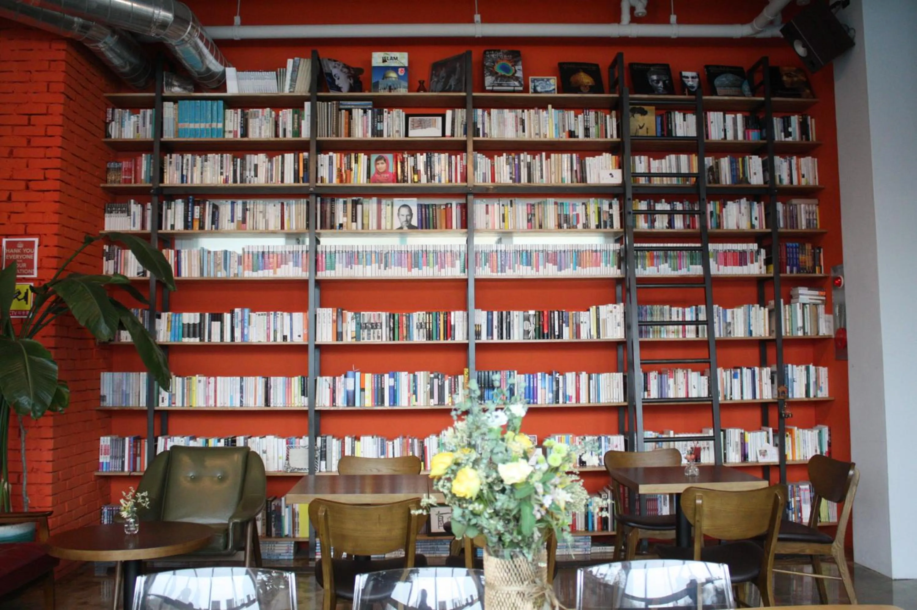 Library in Andong Poong-gyung HOSTEL n LIBRARY