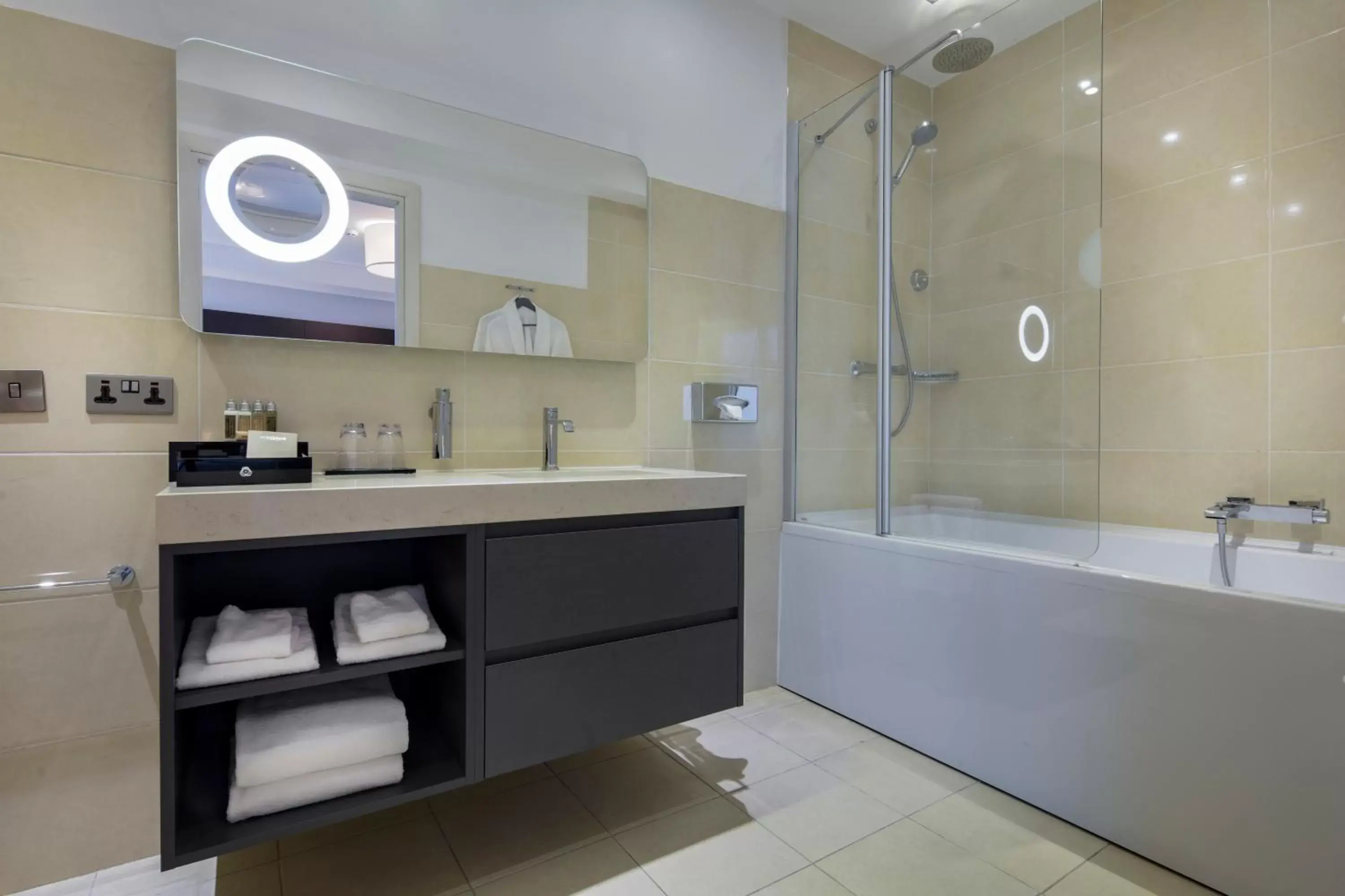 Bathroom in Fraser Suites Abuja