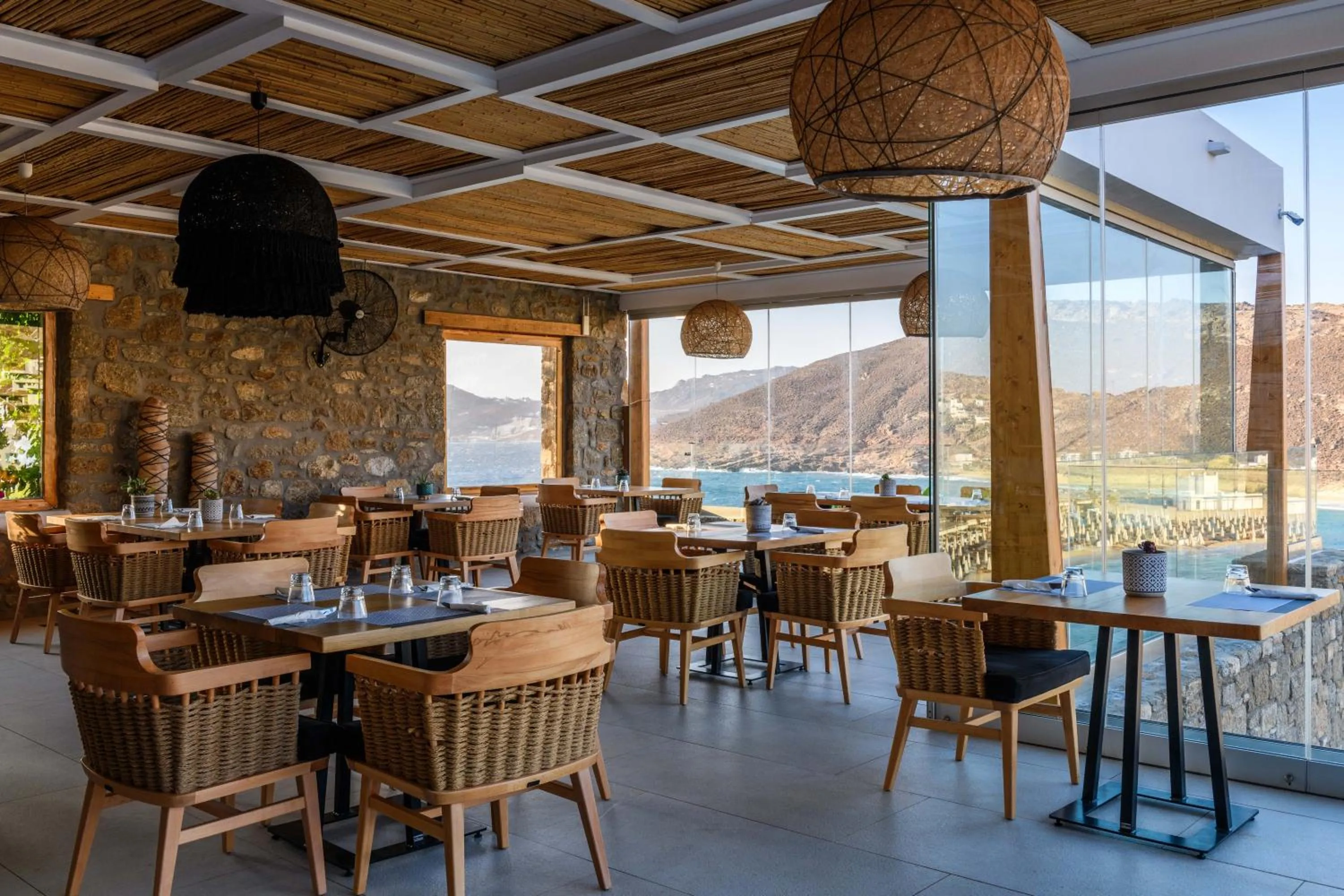 Restaurant/places to eat in Panormos Village Hotel