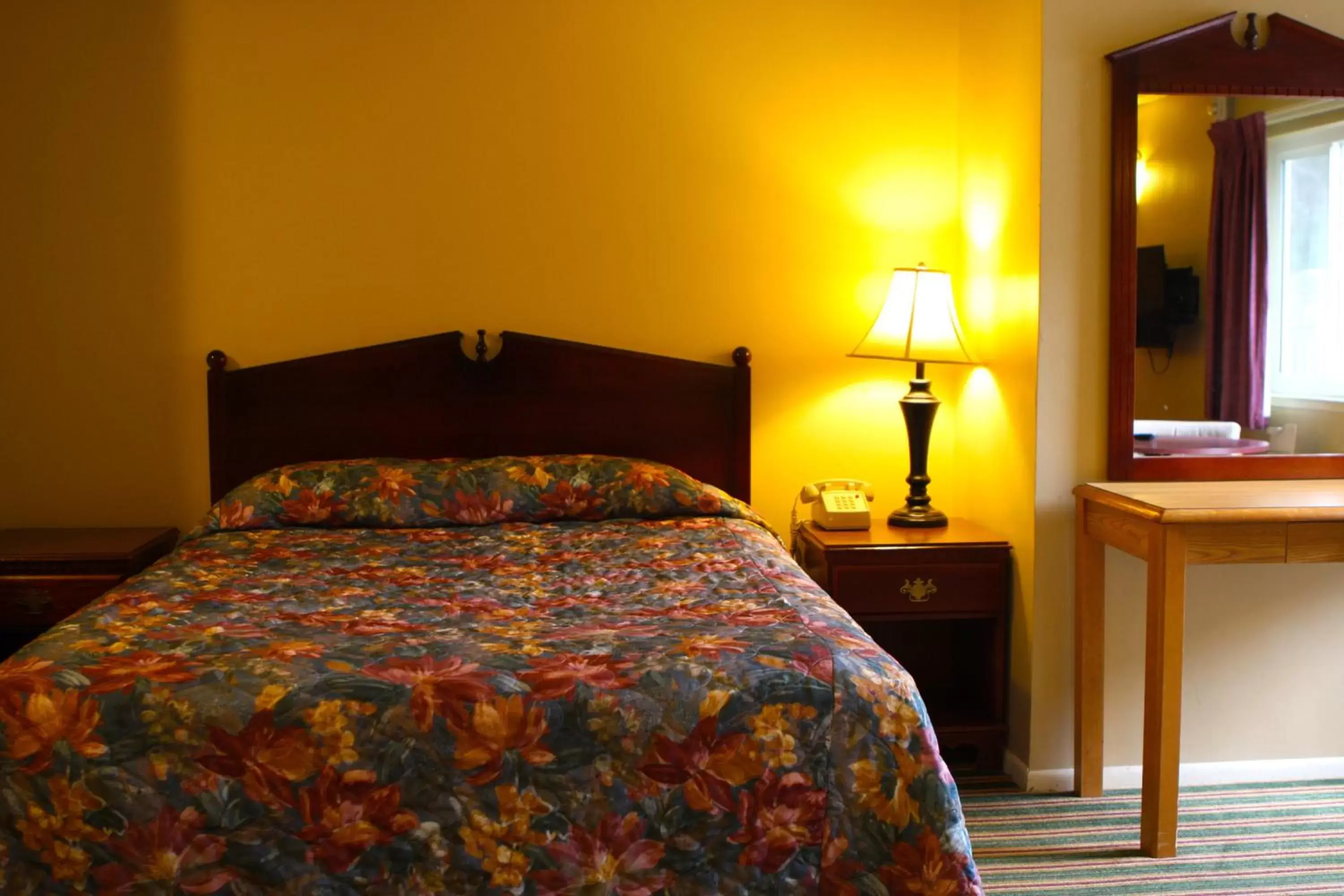 One Queen Bed and Two Full Beds in San Luis Inn and Suites One Queen Bed and Two Full Beds in San Luis Inn and Suites