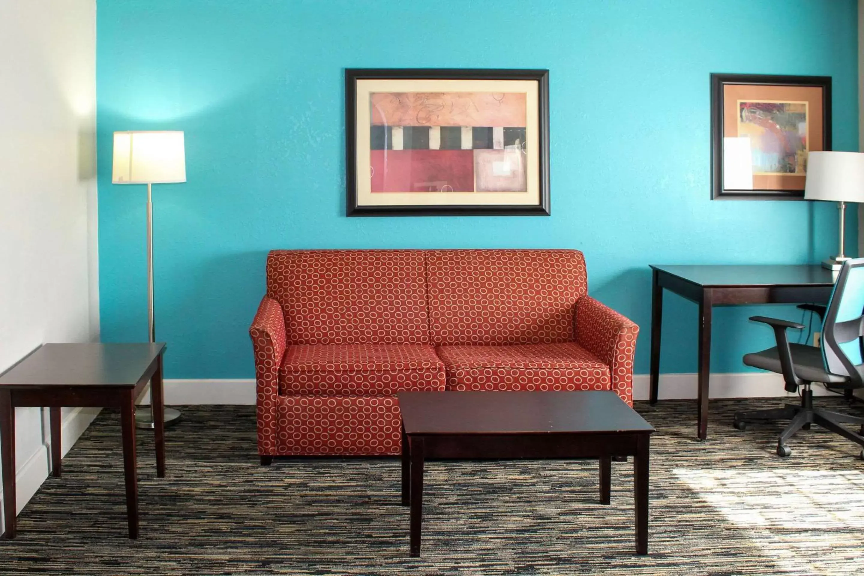 Bedroom, Seating Area in Quality Inn Crossville Near Cumberland Mountain State Park