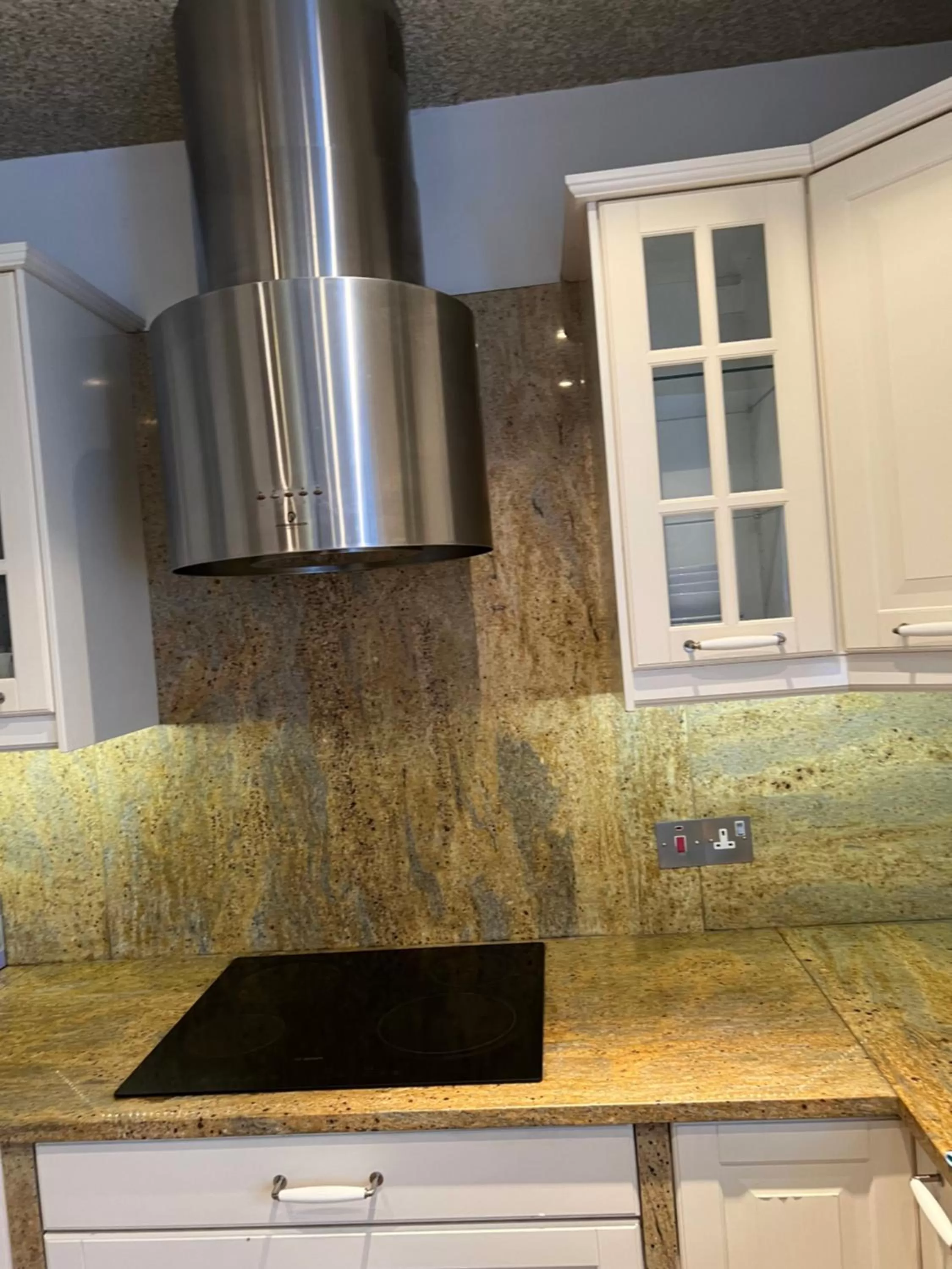 Kitchen or kitchenette in TJ Homes - Luxury Studio Suite with Garden View - Next to tube station London