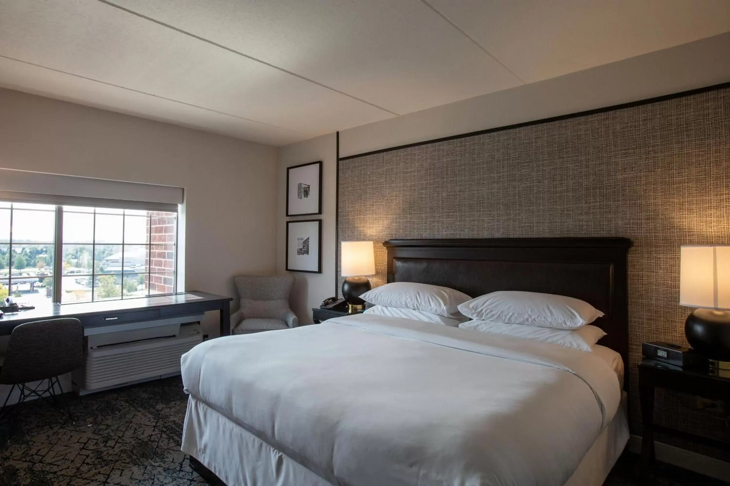 King Room in Sheraton Chicago Northbrook King Room in Sheraton Chicago Northbrook