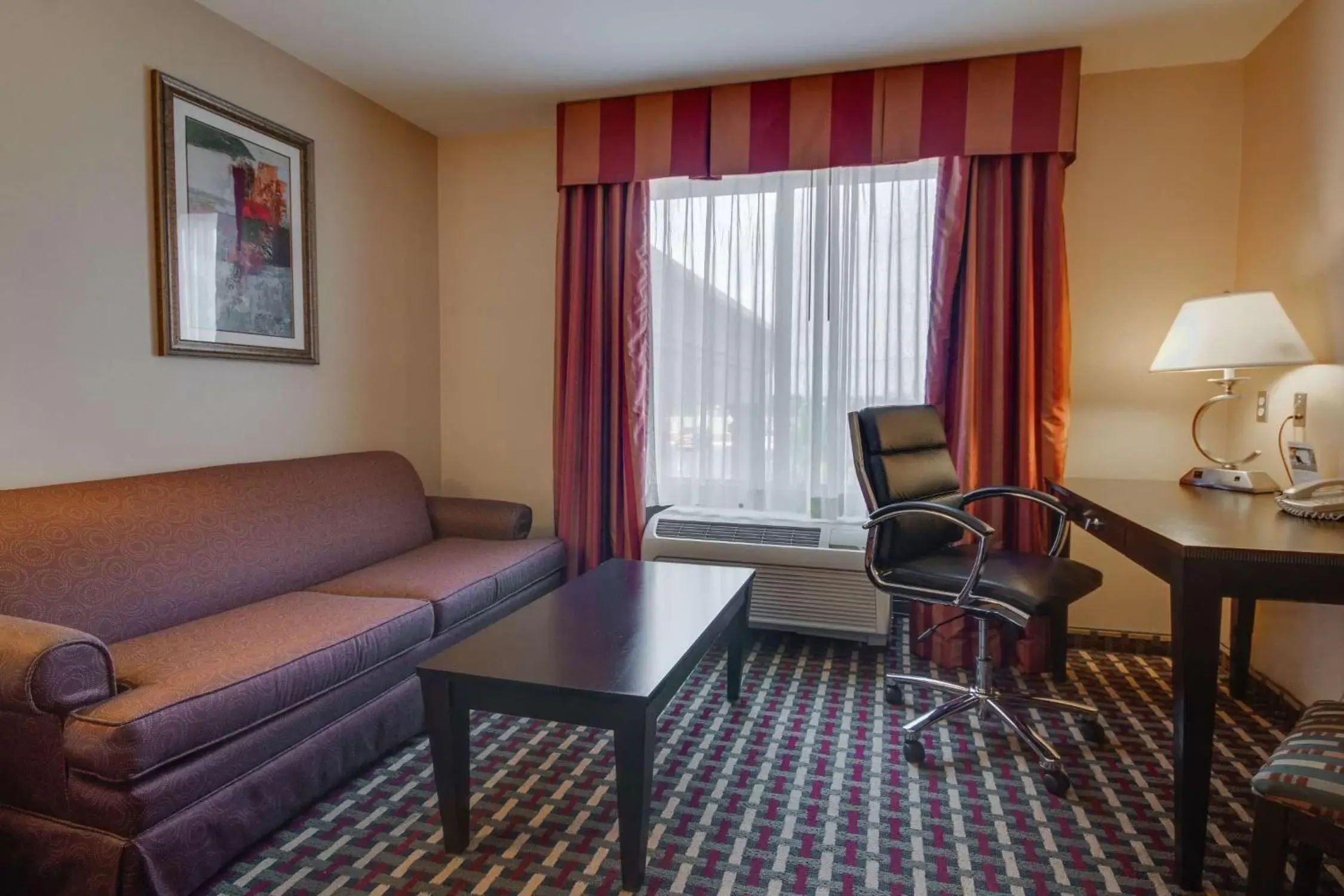 Bed, Seating Area in Hampton Inn & Suites Las Cruces I-25