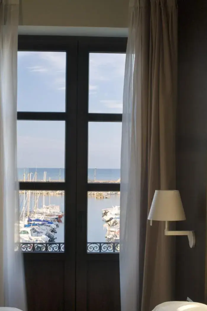 Photo of the whole room, Sea View in Hotel El Raset
