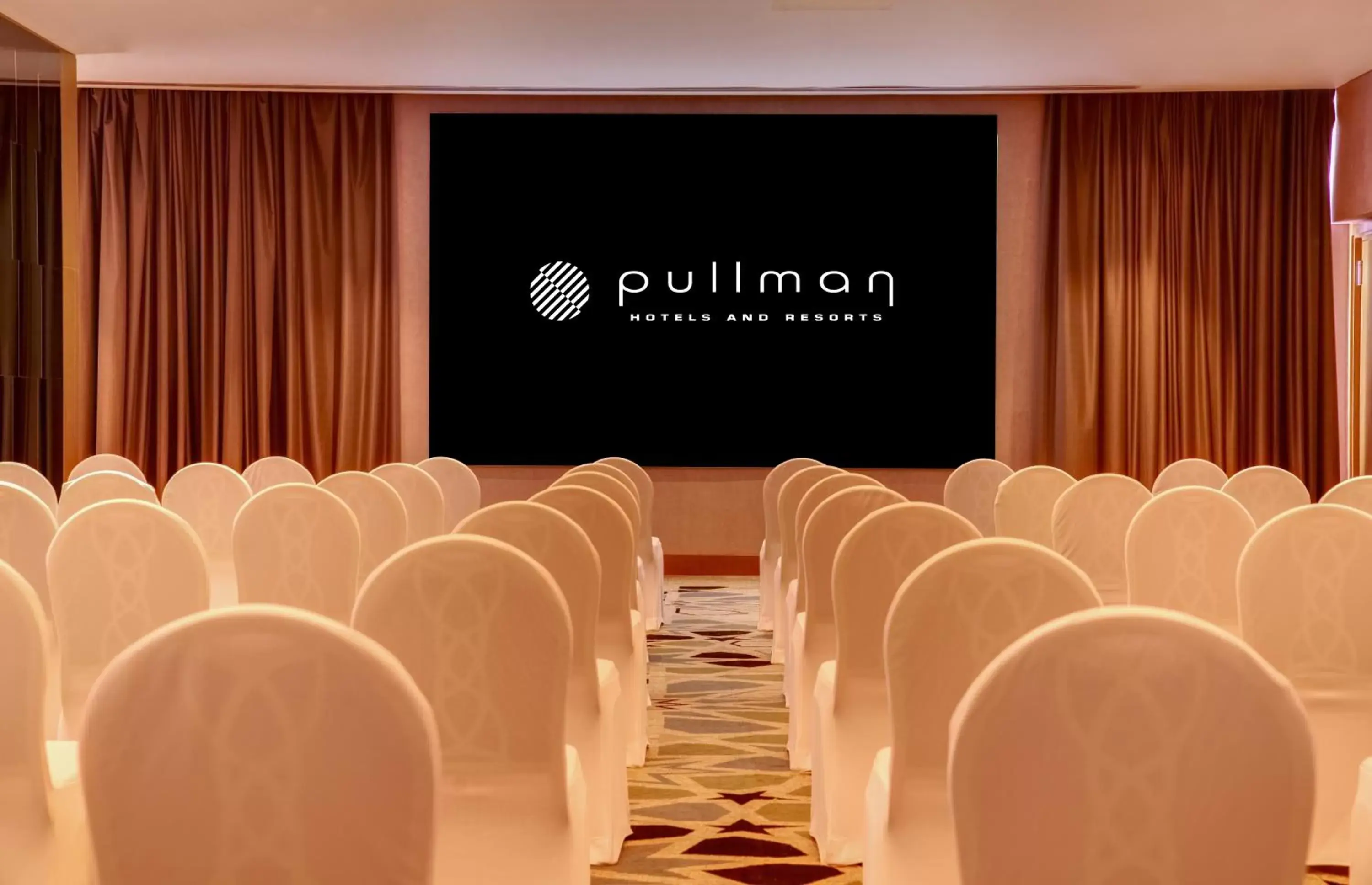 Meeting/conference room in Pullman Sharjah