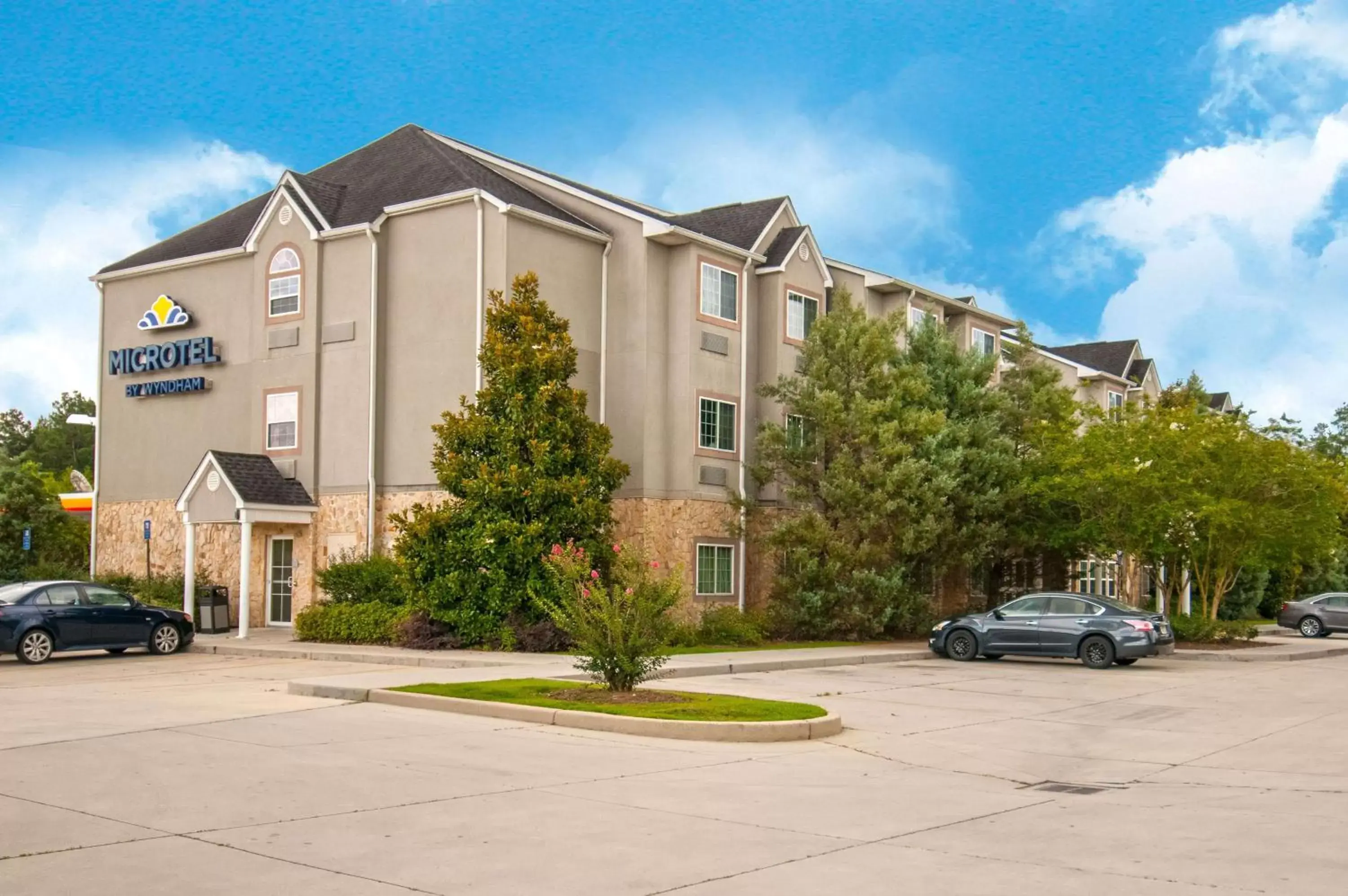 Property building in Microtel Inn & Suites by Wyndham Pearl River/Slidell
