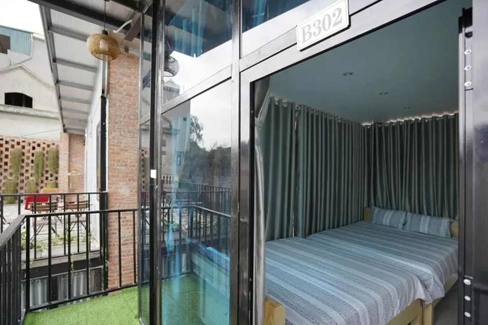 Photo of the whole room in Almor Hostel With Pool in right center