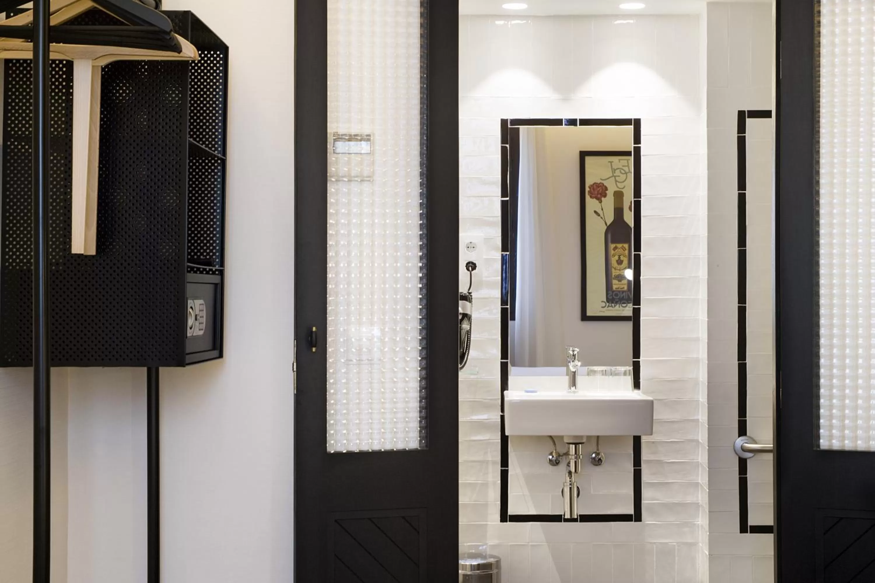 Bathroom in Praktik Vinoteca