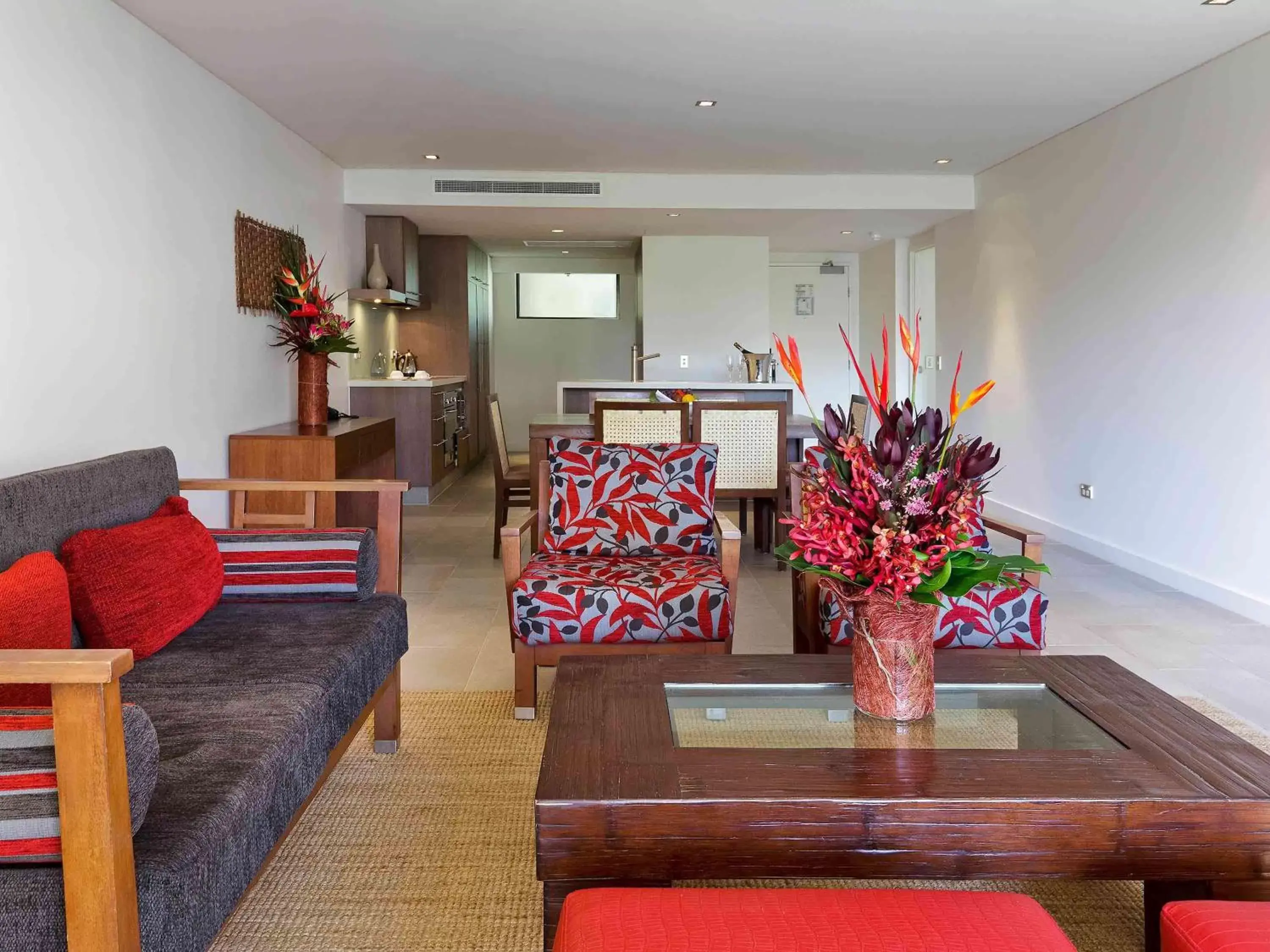 Photo of the whole room, Lobby/Reception in Pullman Palm Cove Sea Temple Resort & Spa