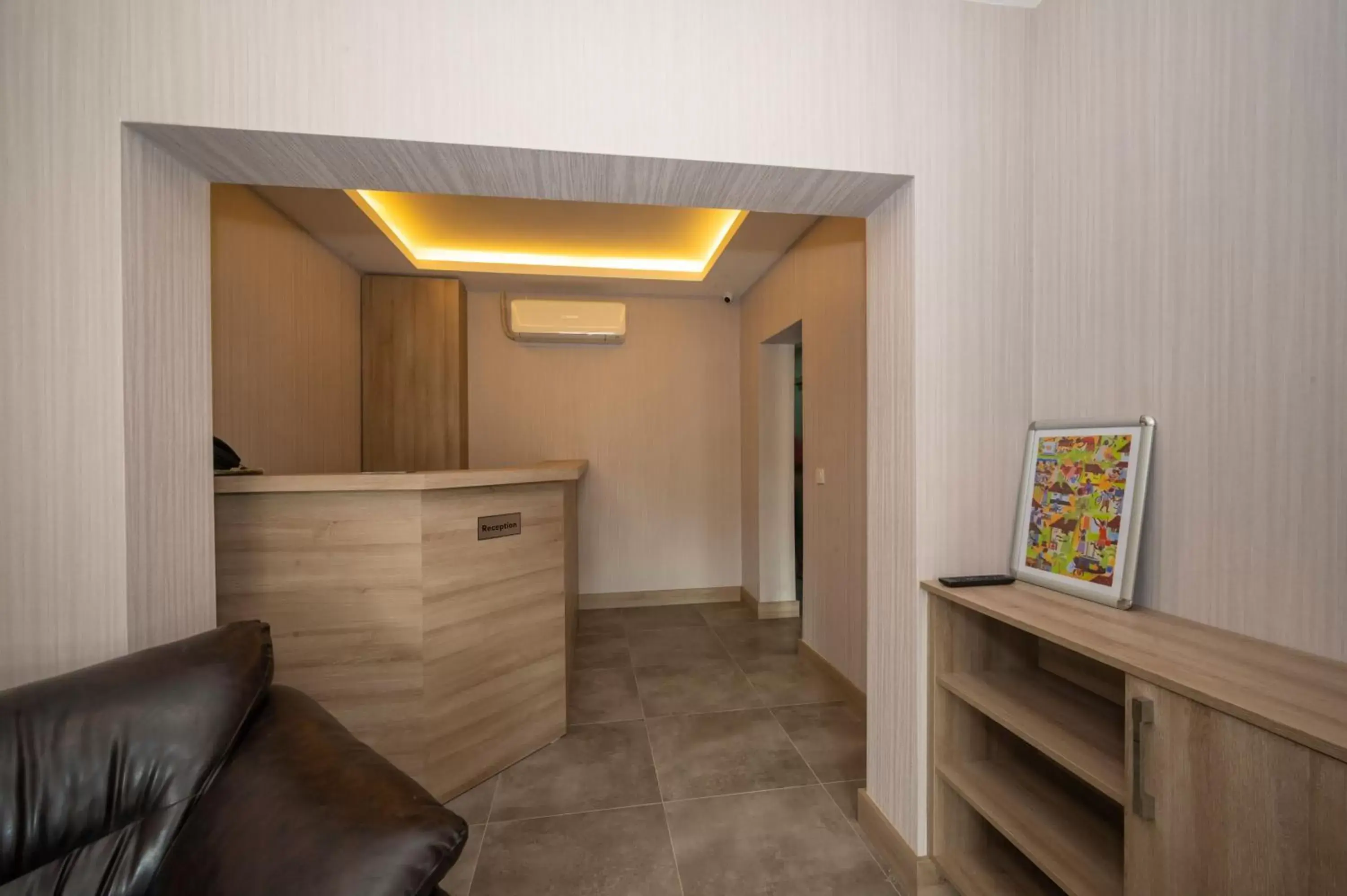 Communal lounge/ TV room in Okda Hotel