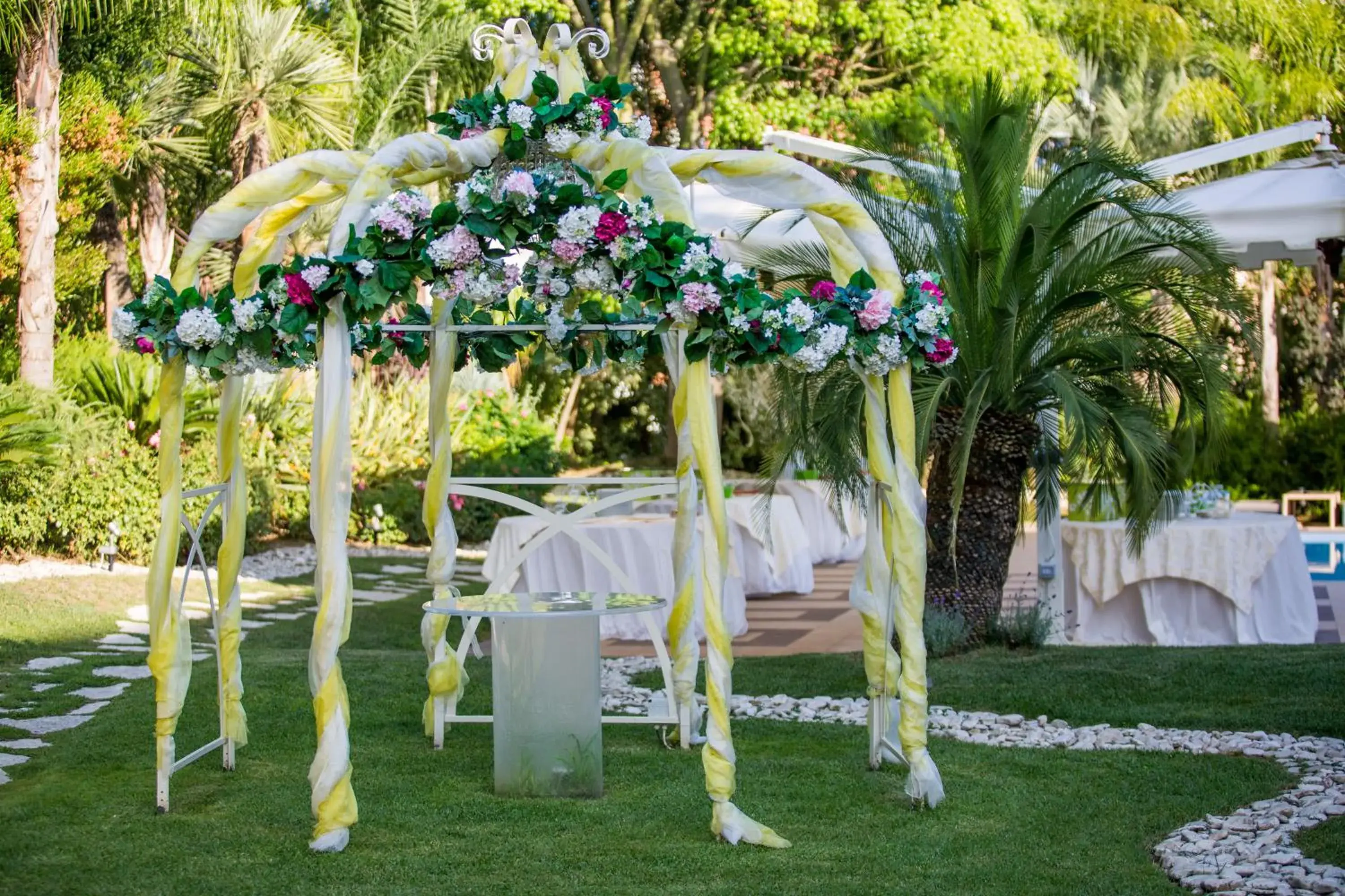 Garden, Banquet Facilities in Hotel Ares