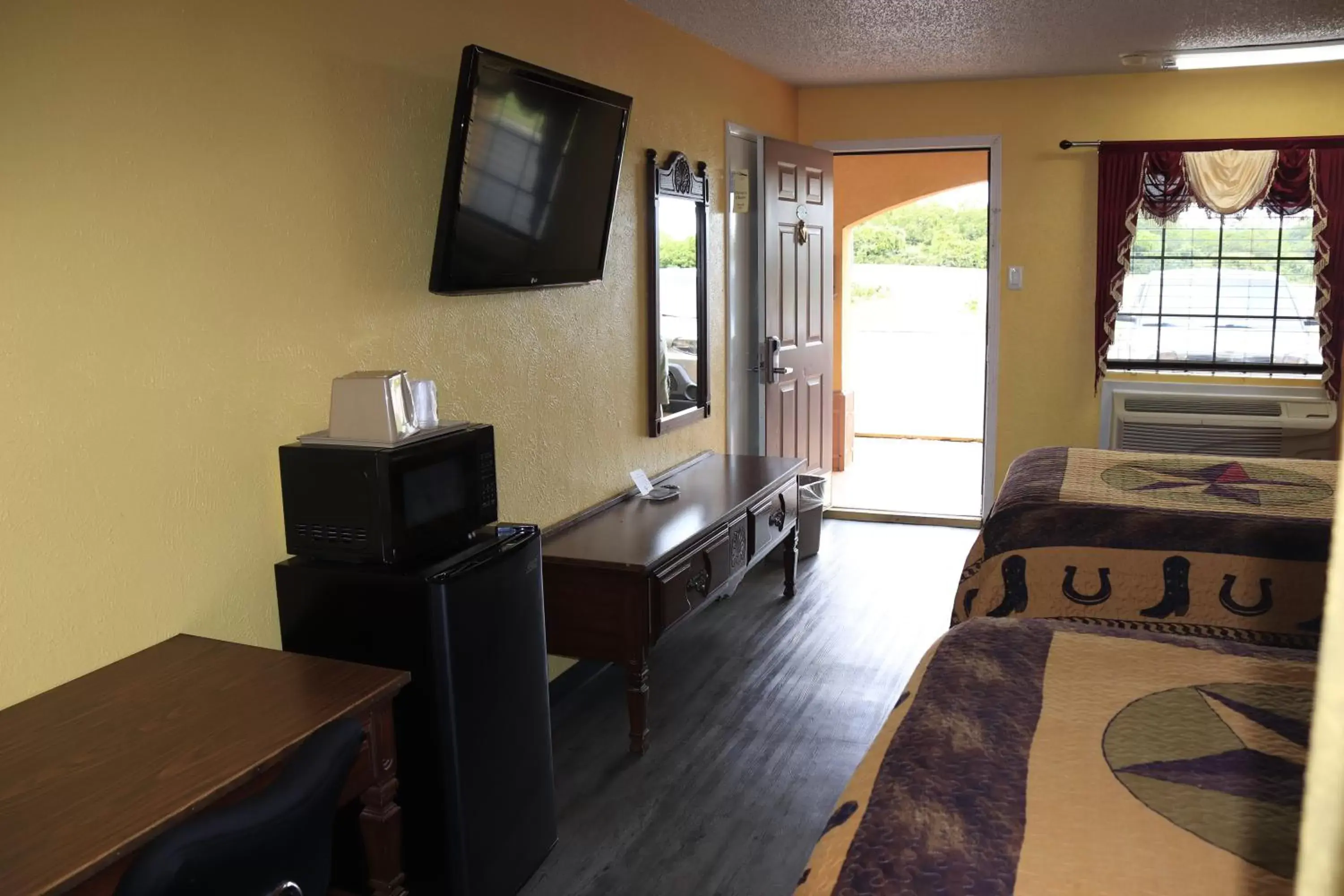 TV/Entertainment Center in Chaparral Motel Hallettsville