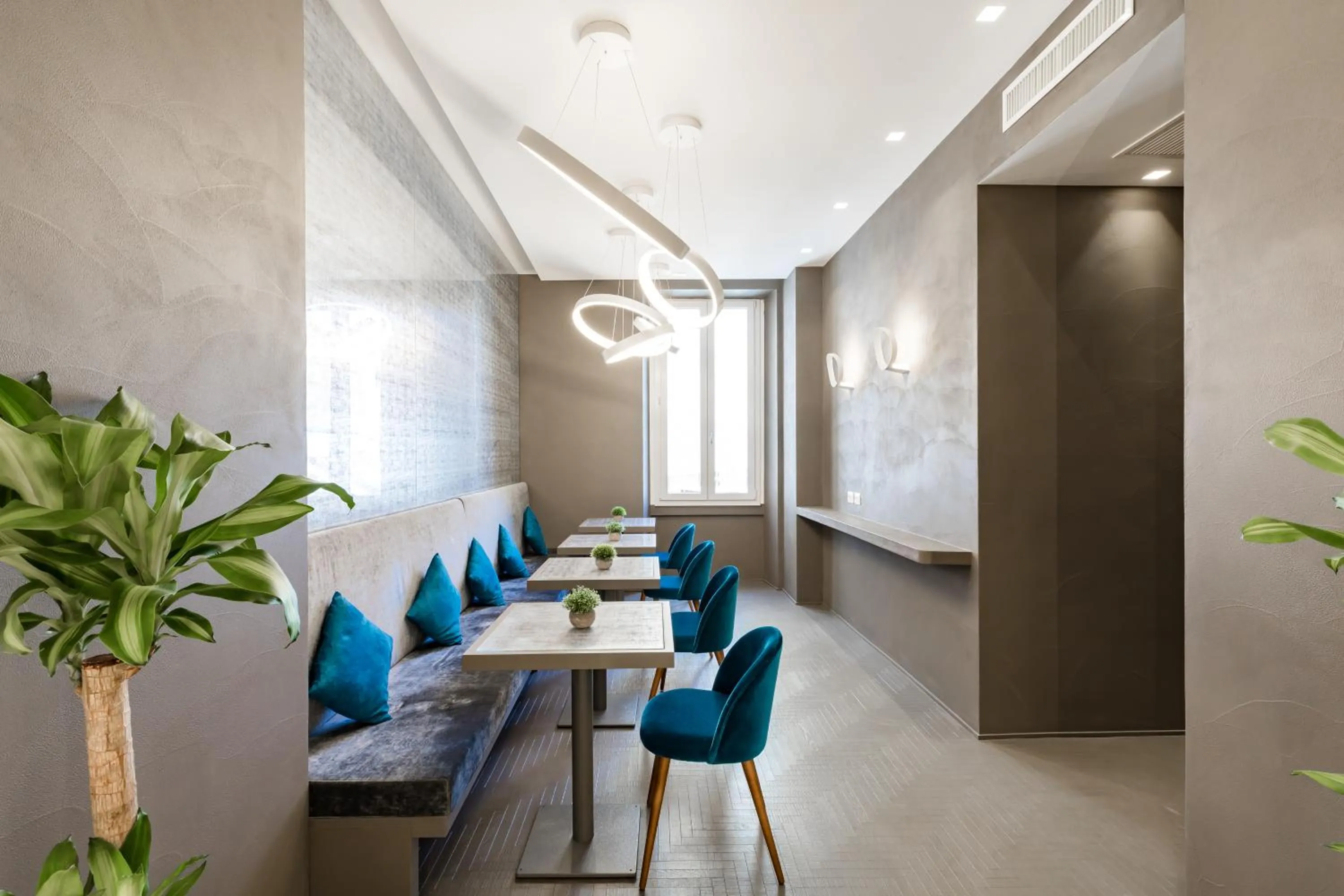 Communal lounge/ TV room in A World Aparts - Barberini Boutique Hotel