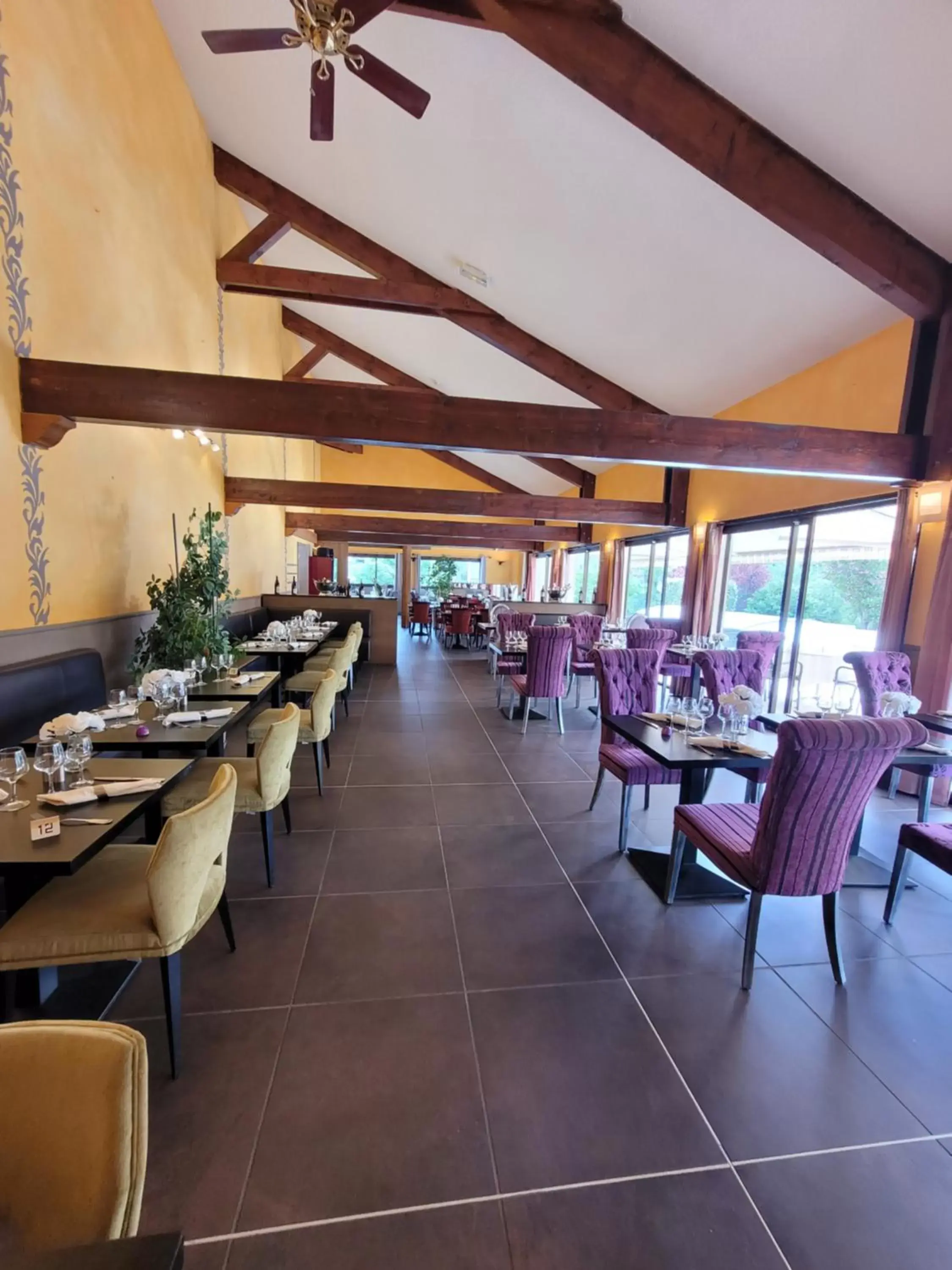 Restaurant/Places to Eat in Logis Murtel