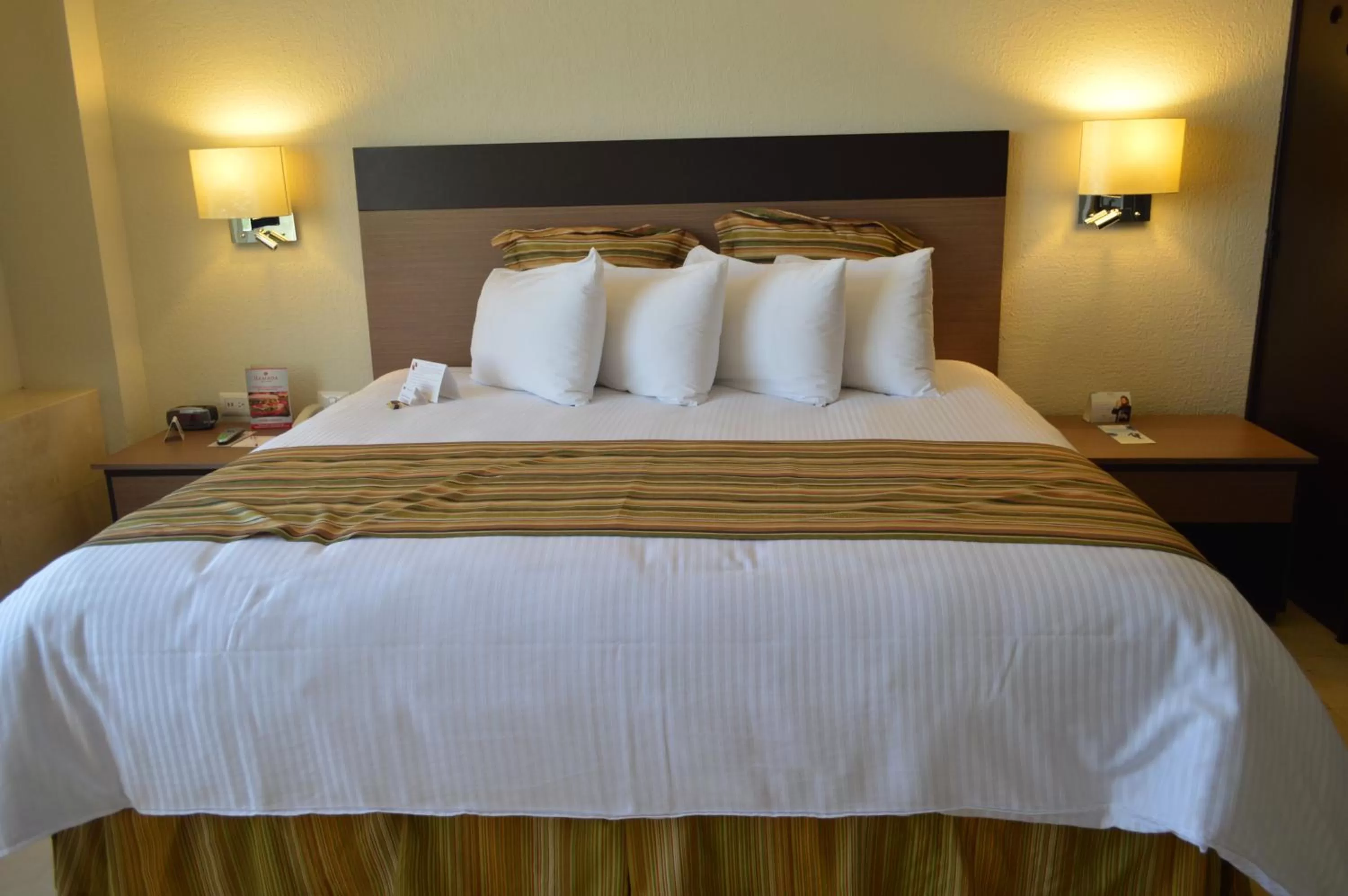 Bed in Ramada Hola Culiacan