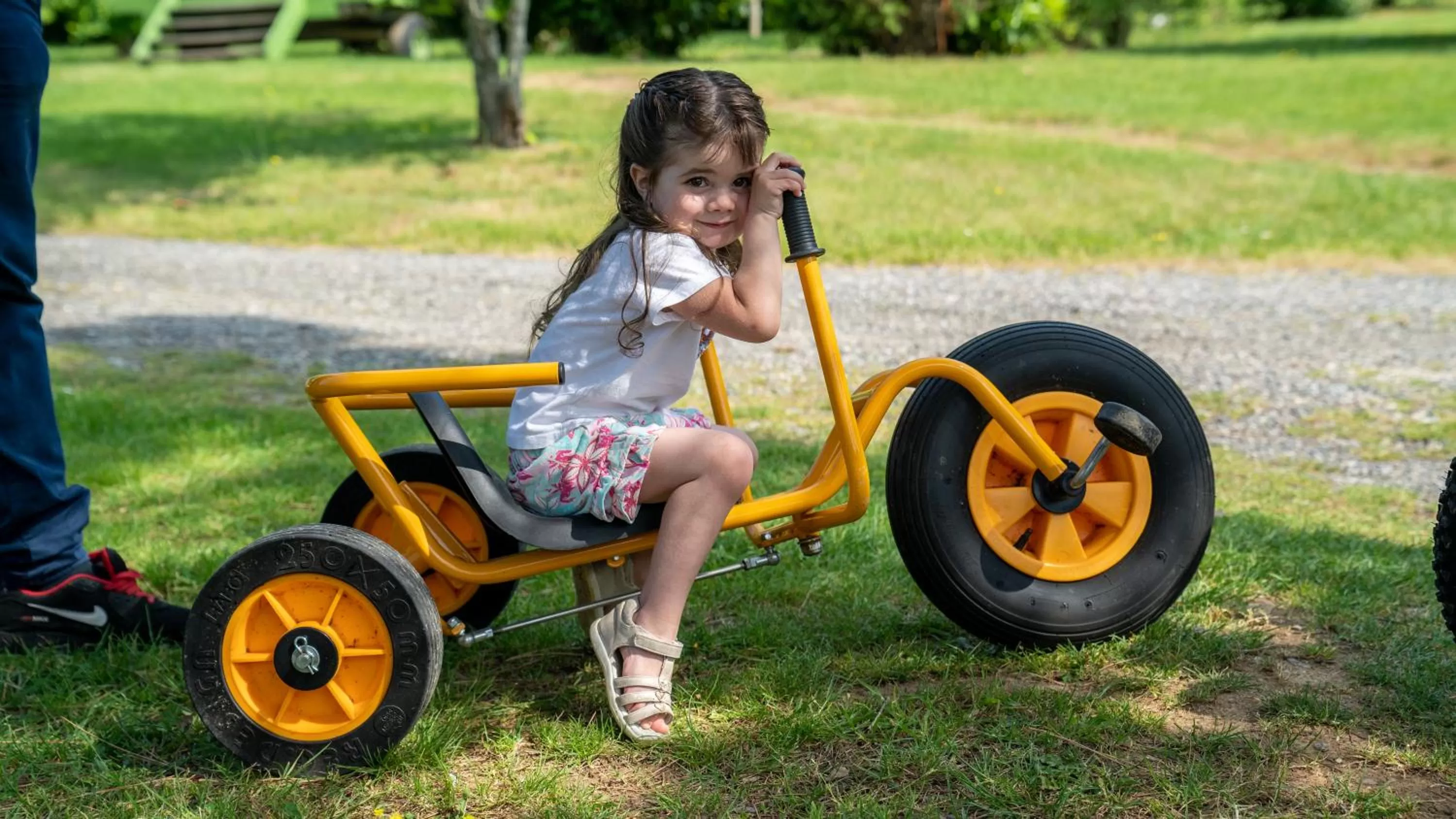 children in Le Village de la Champagne - Slowmoov