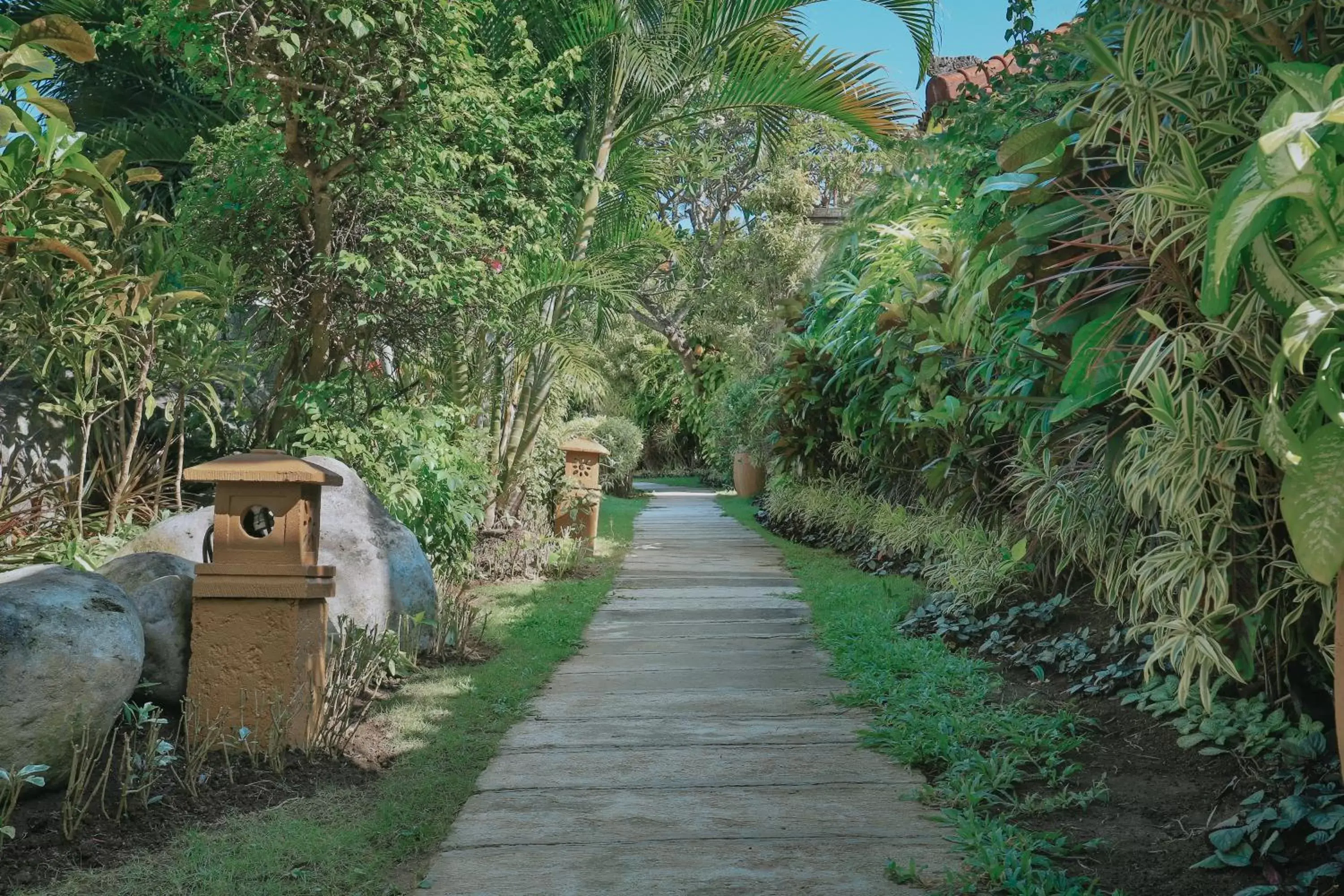 Garden in Parigata Villas Resort