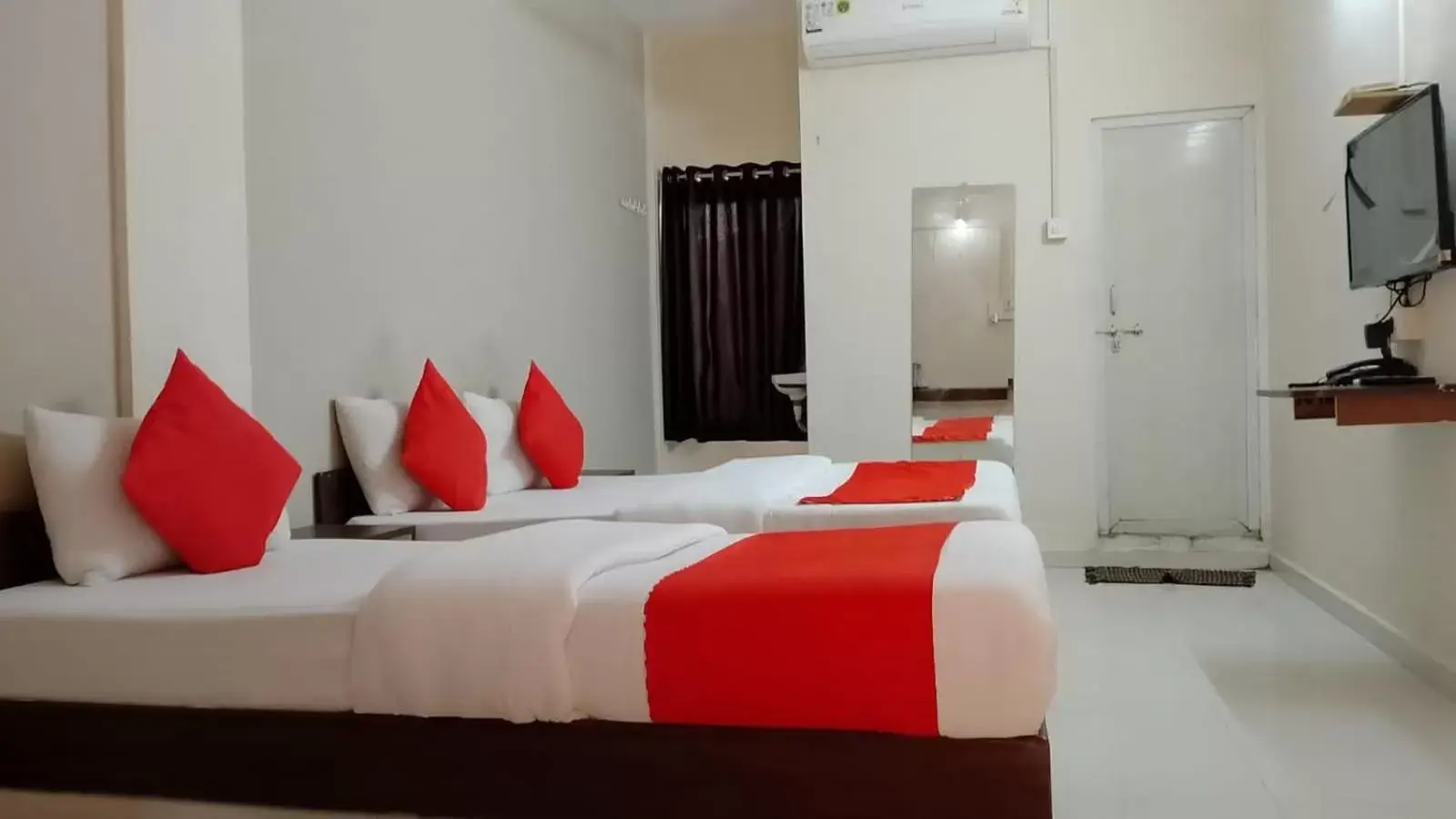 Bedroom, Bed in Hotel Nawanagar Residency Bedroom, Bed in Hotel Nawanagar Residency