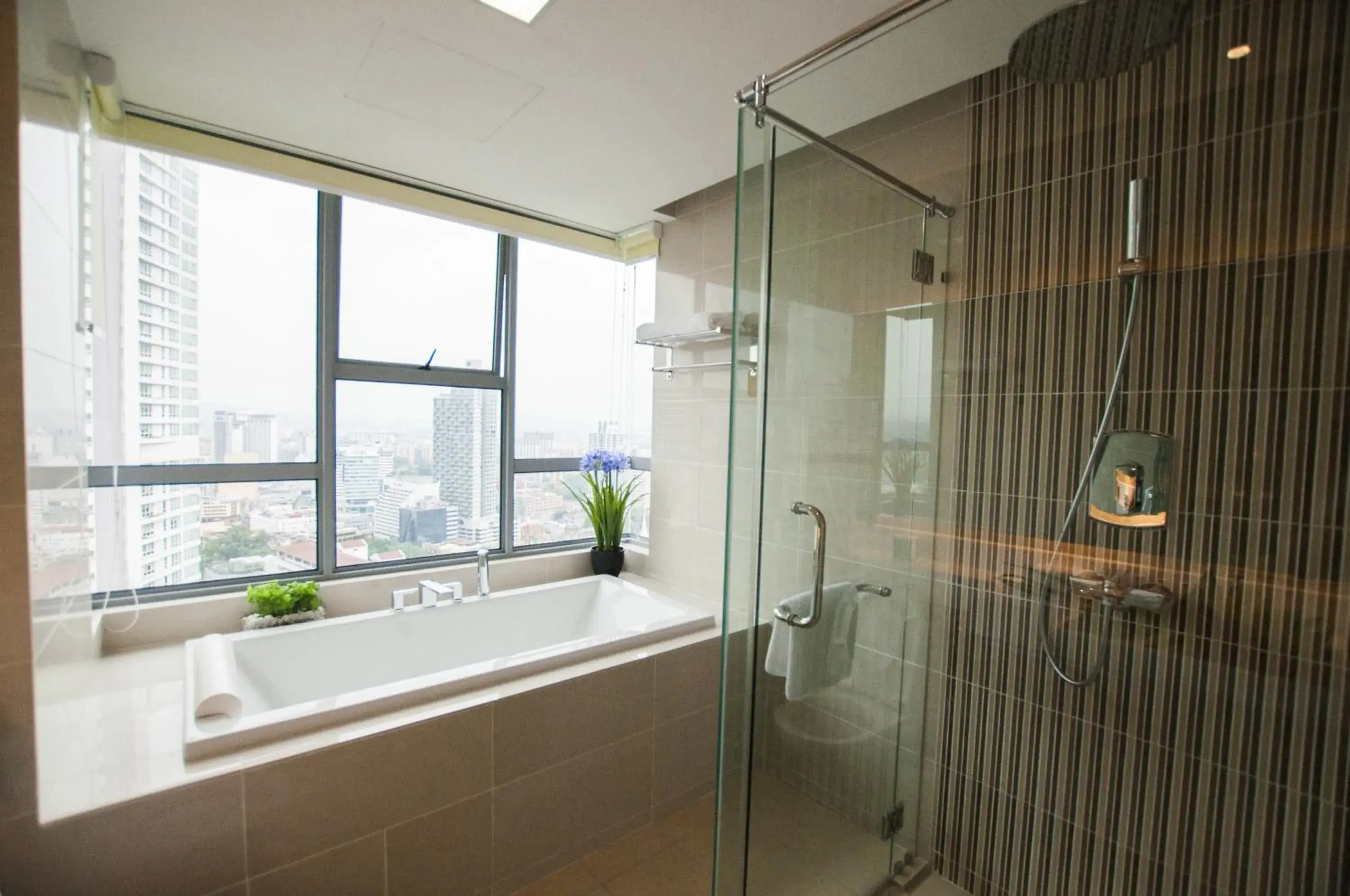 Day, Bathroom in Suasana Suites Bukit Ceylon