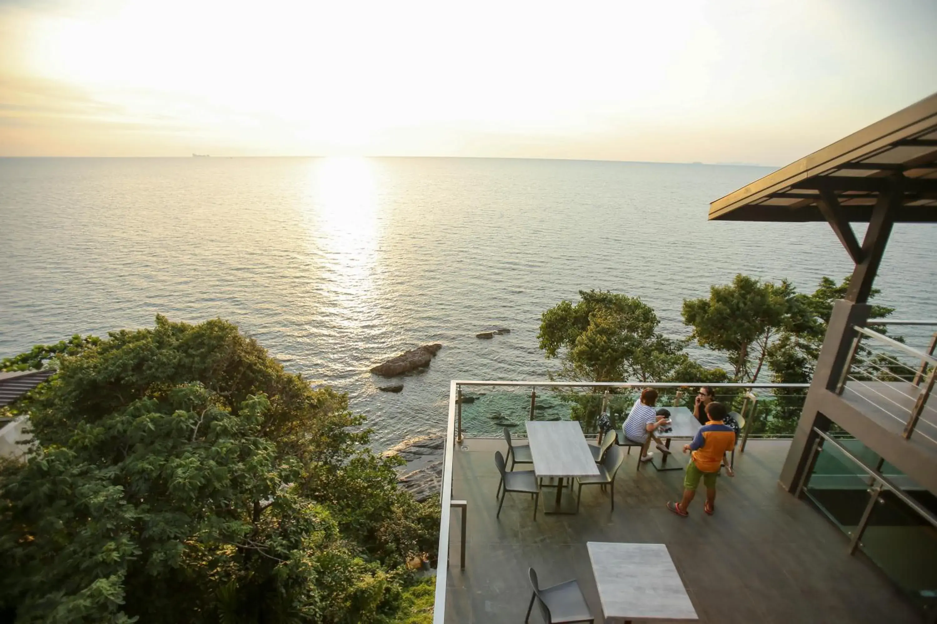 Patio in Cliff Lanta Suite-Koh Lanta Krabi