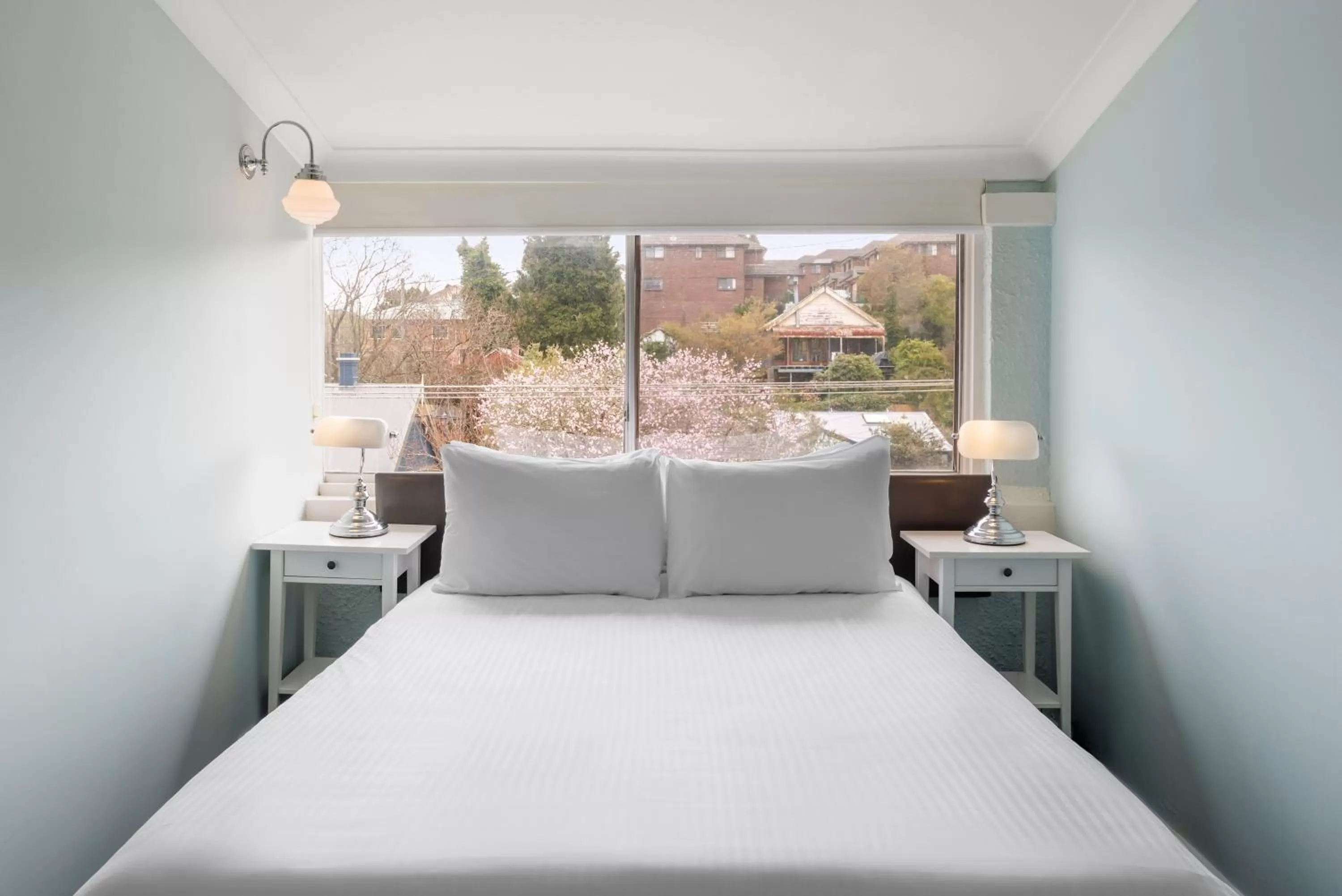 Bedroom, Bed in Hotel Blue & Cottages Katoomba