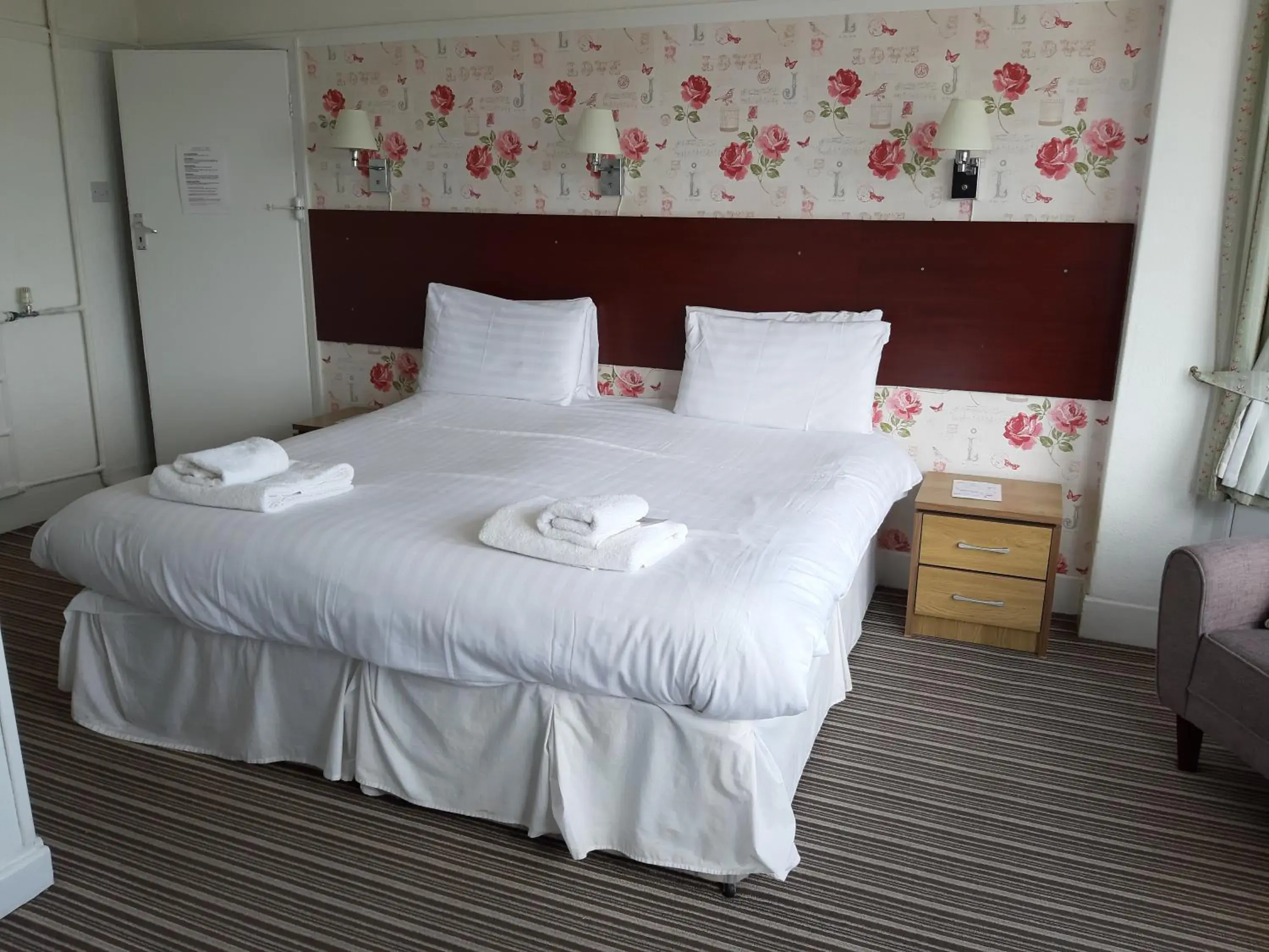 Photo of the whole room, Bed in North Parade Seafront Accommodation