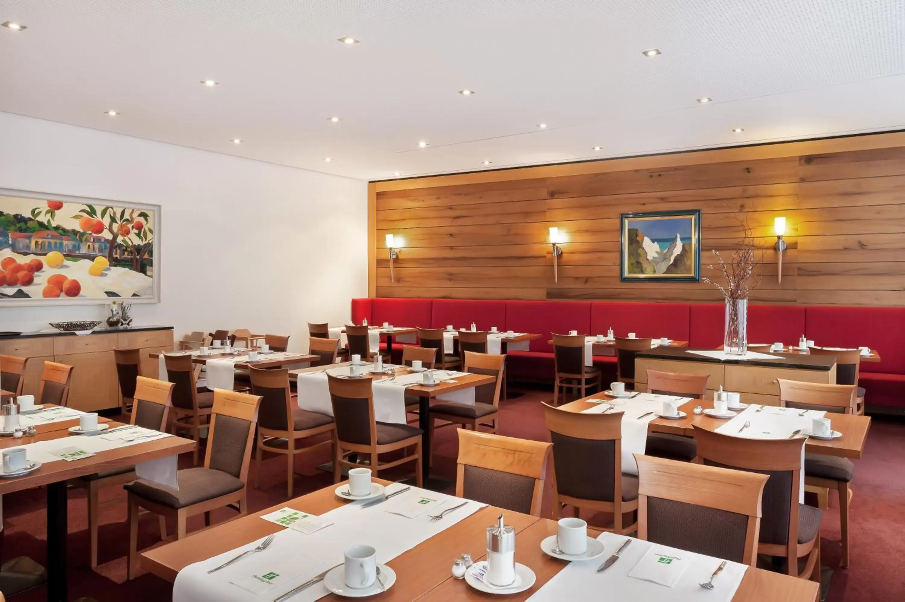 Breakfast, Restaurant/Places to Eat in Holiday Inn Nürnberg City Centre, an IHG Hotel