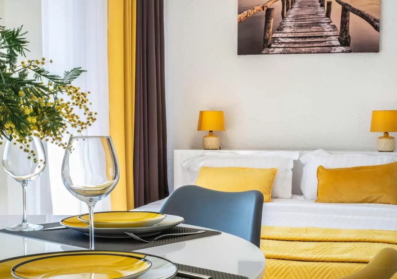 Decorative detail, Bed in Cannes Marina Appart Hotel Mandelieu