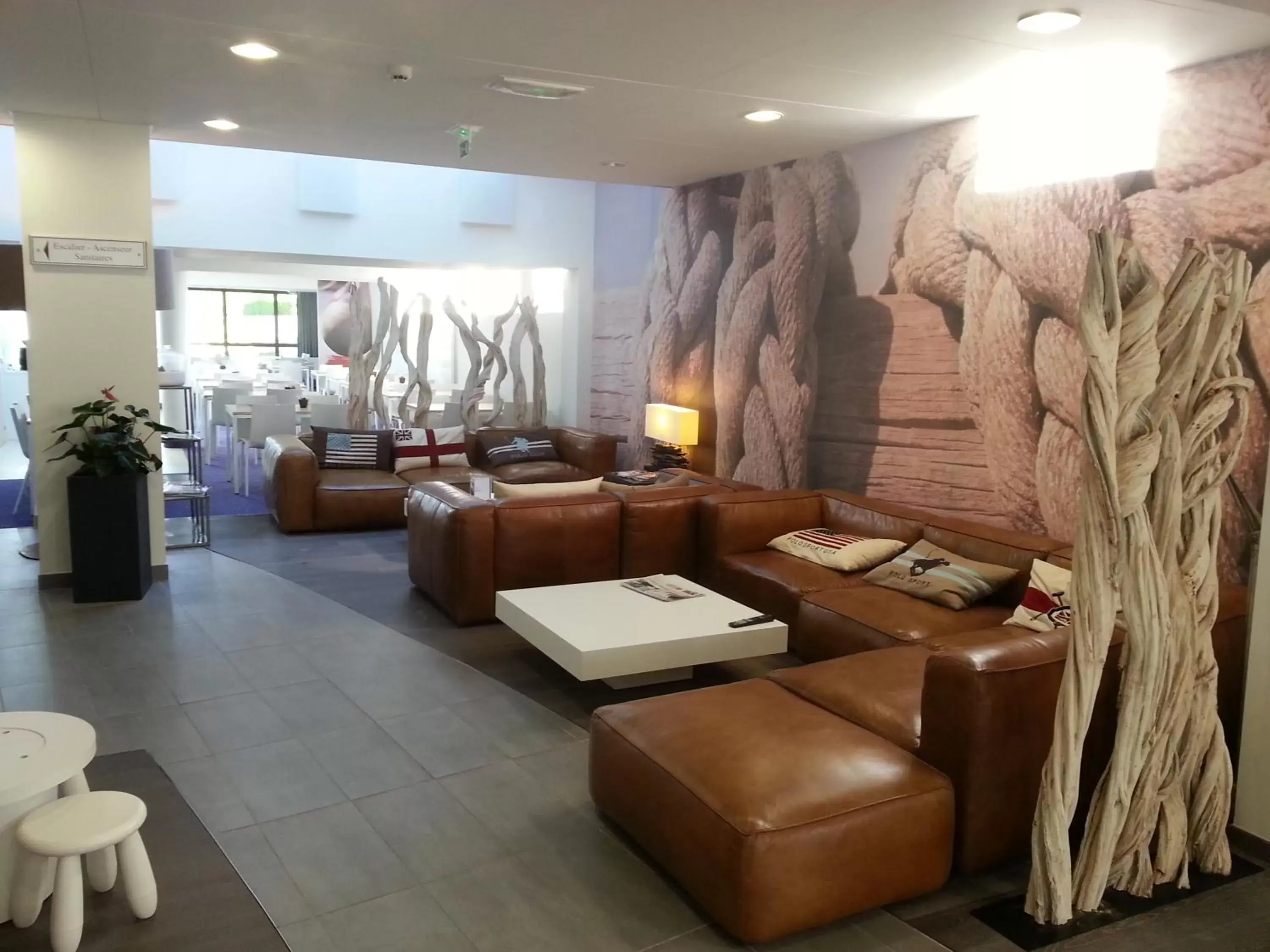 Lounge or bar, Lobby/Reception in ibis Styles Quiberon Centre