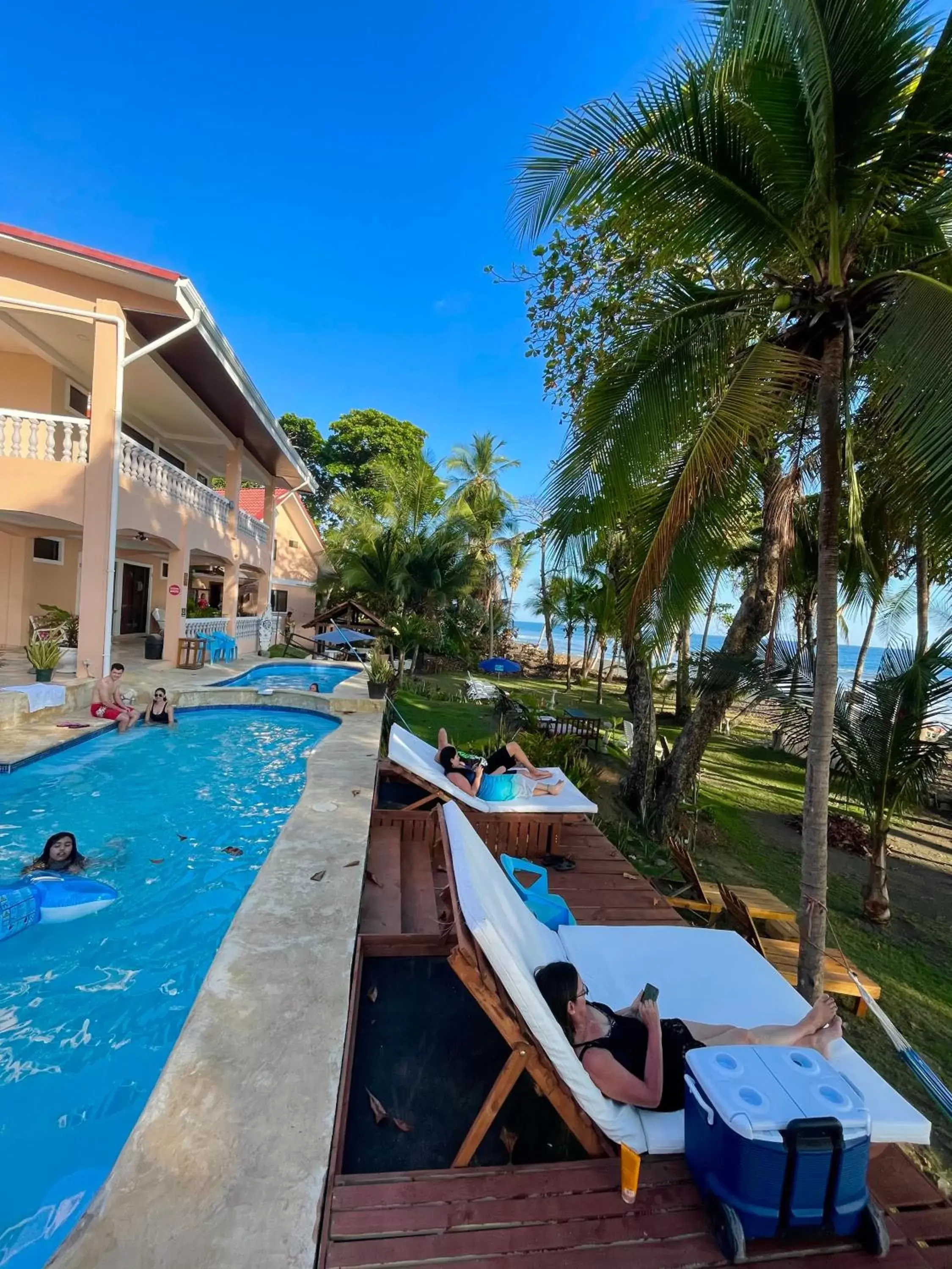 Swimming Pool in Hotel Beachfront Vista Hermosa