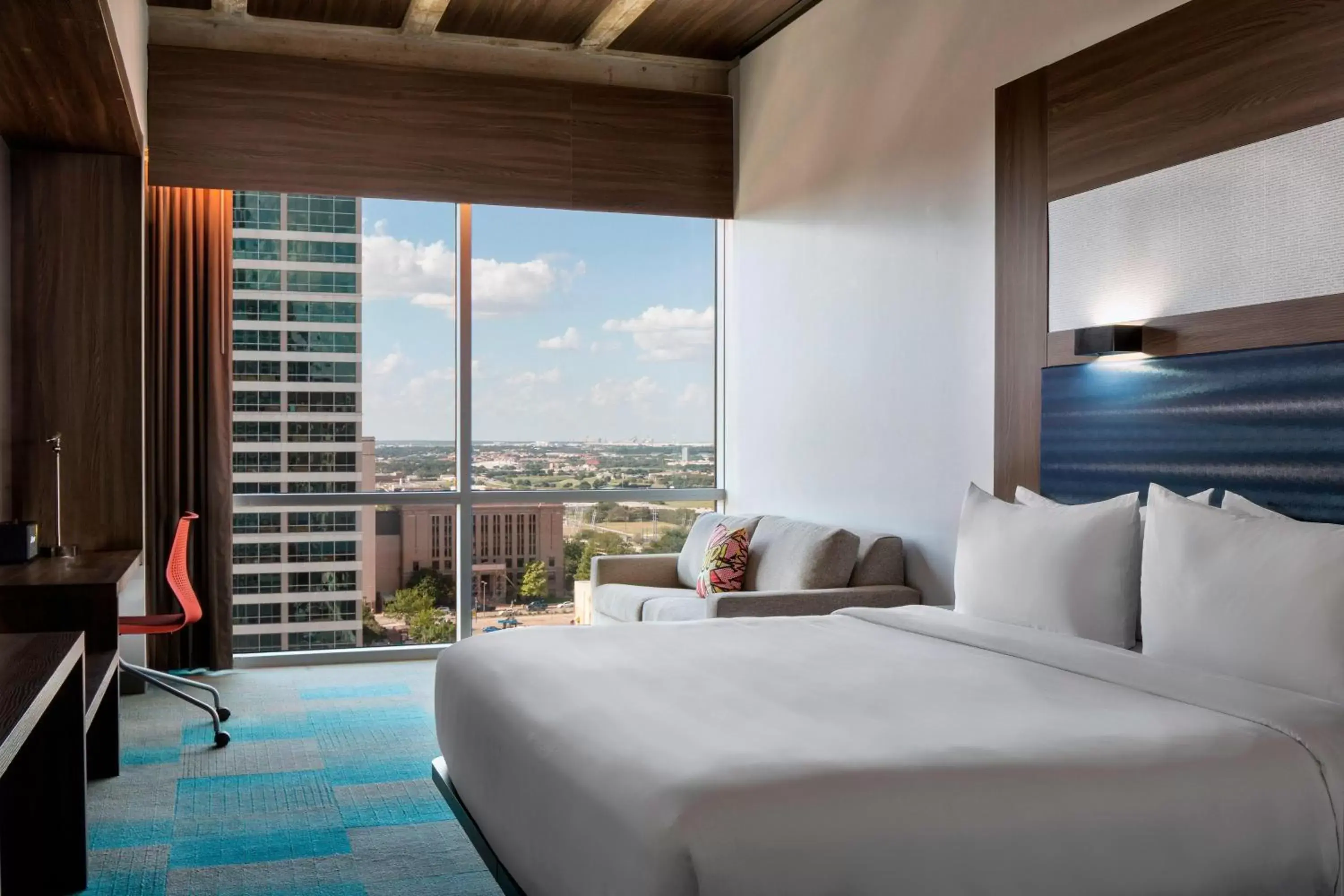 Photo of the whole room, Bed in Aloft Fort Worth Downtown